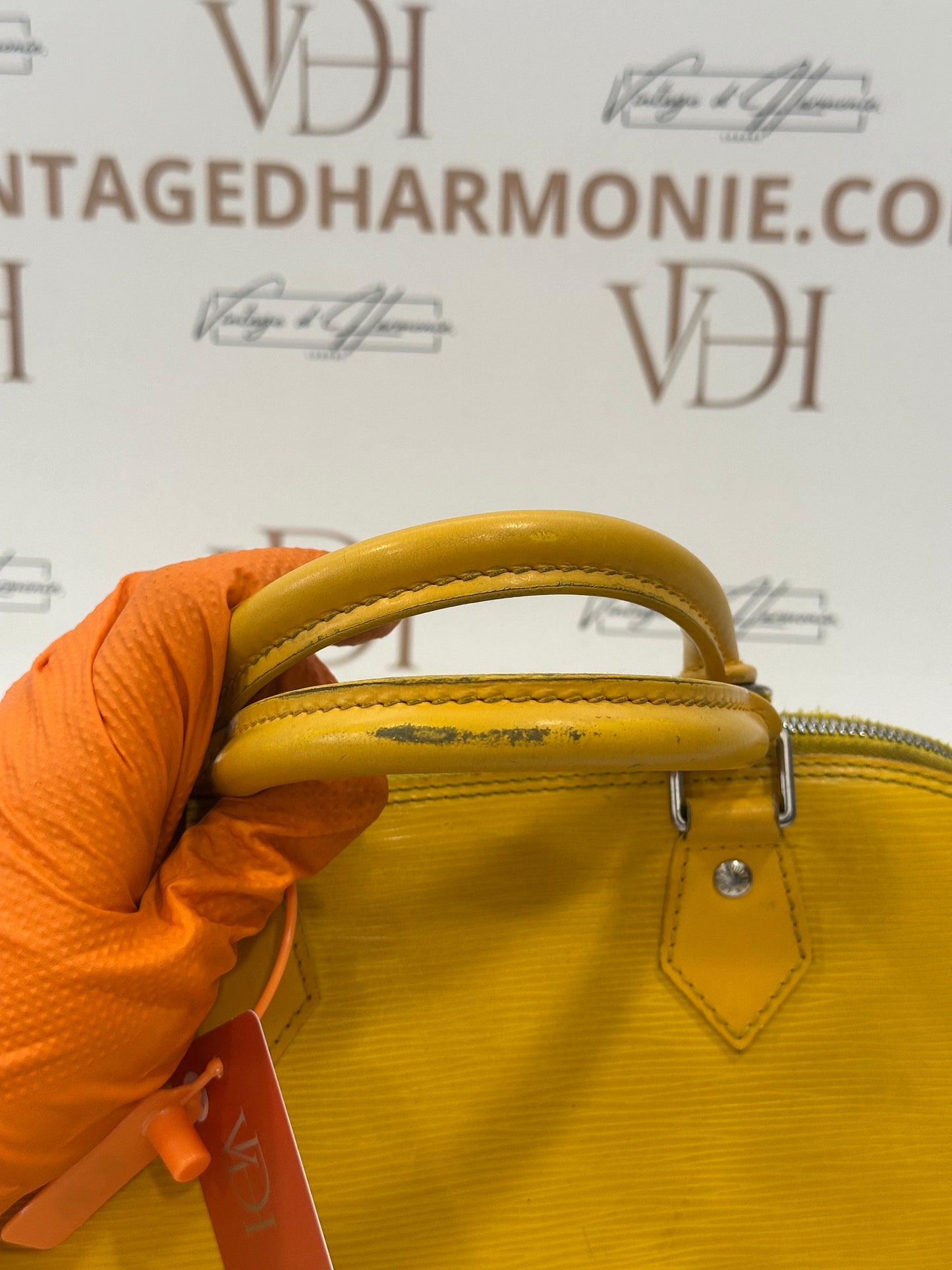 200882 - Louis Vuitton Alma Epi Yellow