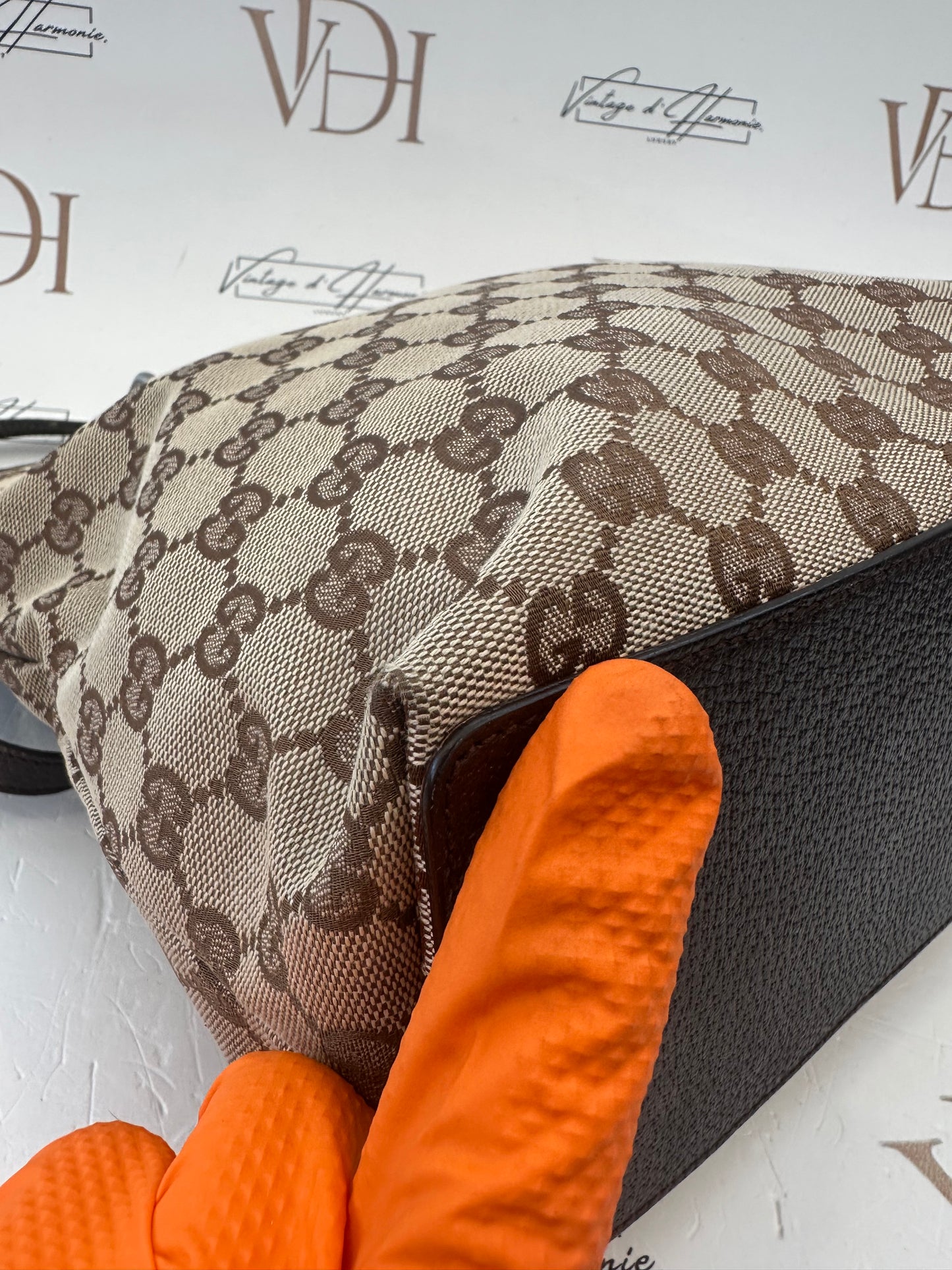 017740 - Gucci Beige Canvas
