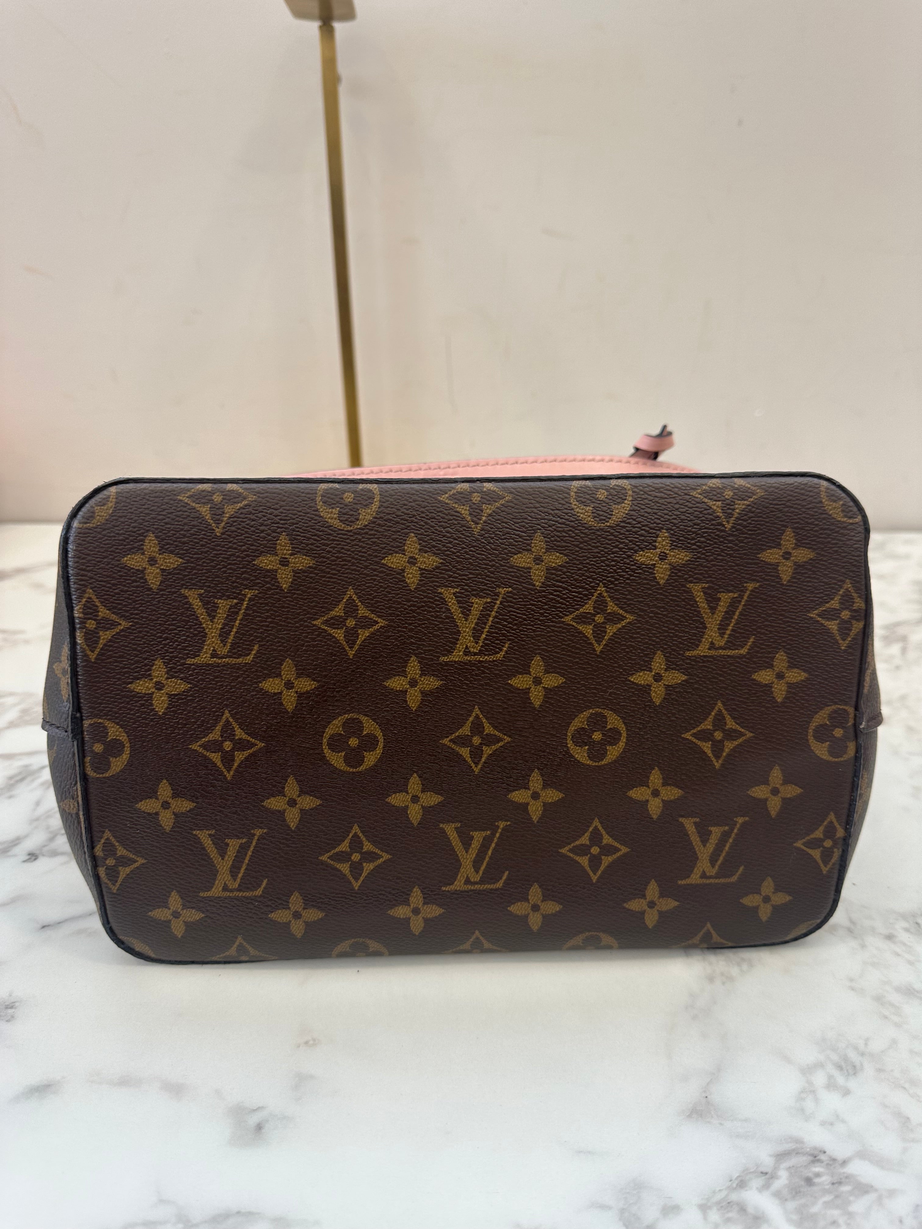 Louis Vuitton NeoNoé Pink