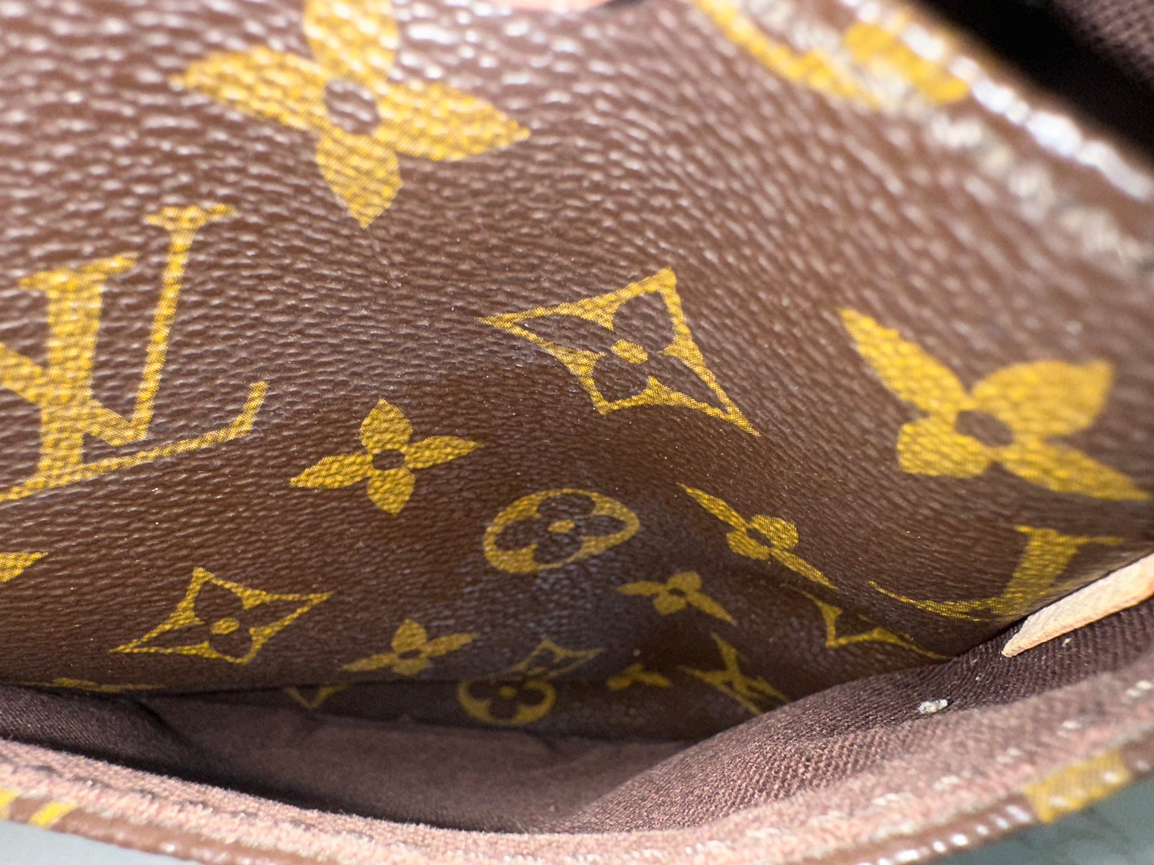 Louis Vuitton Menilmontant PM