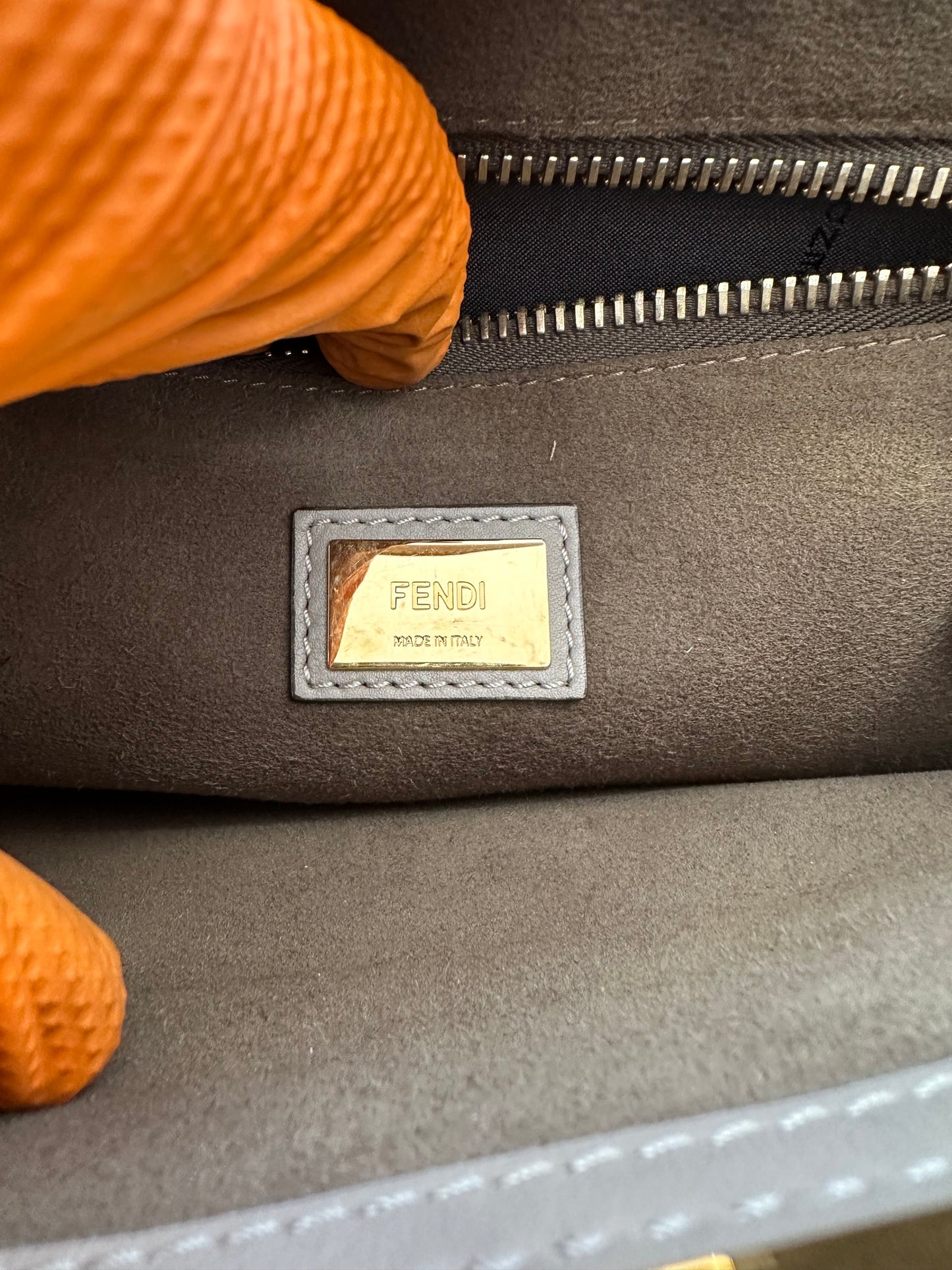 383074 - Fendi Peekaboo