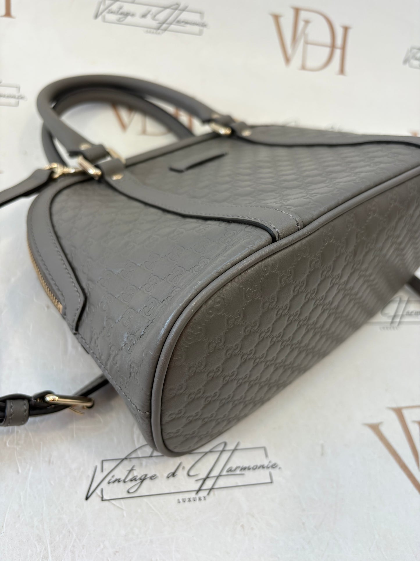 383892 - Gucci Grey