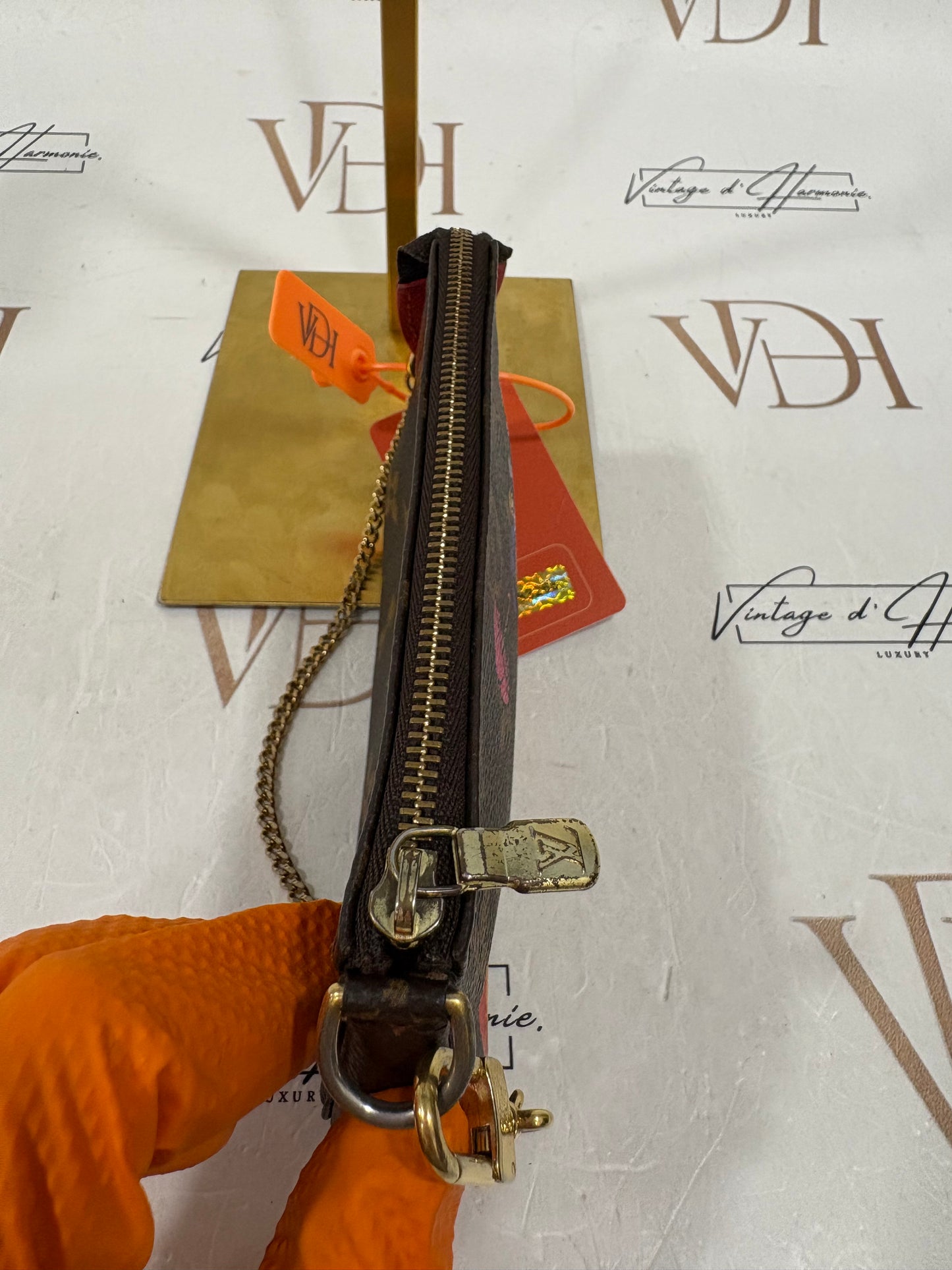 383268 - Louis Vuitton Pochette Accessoires