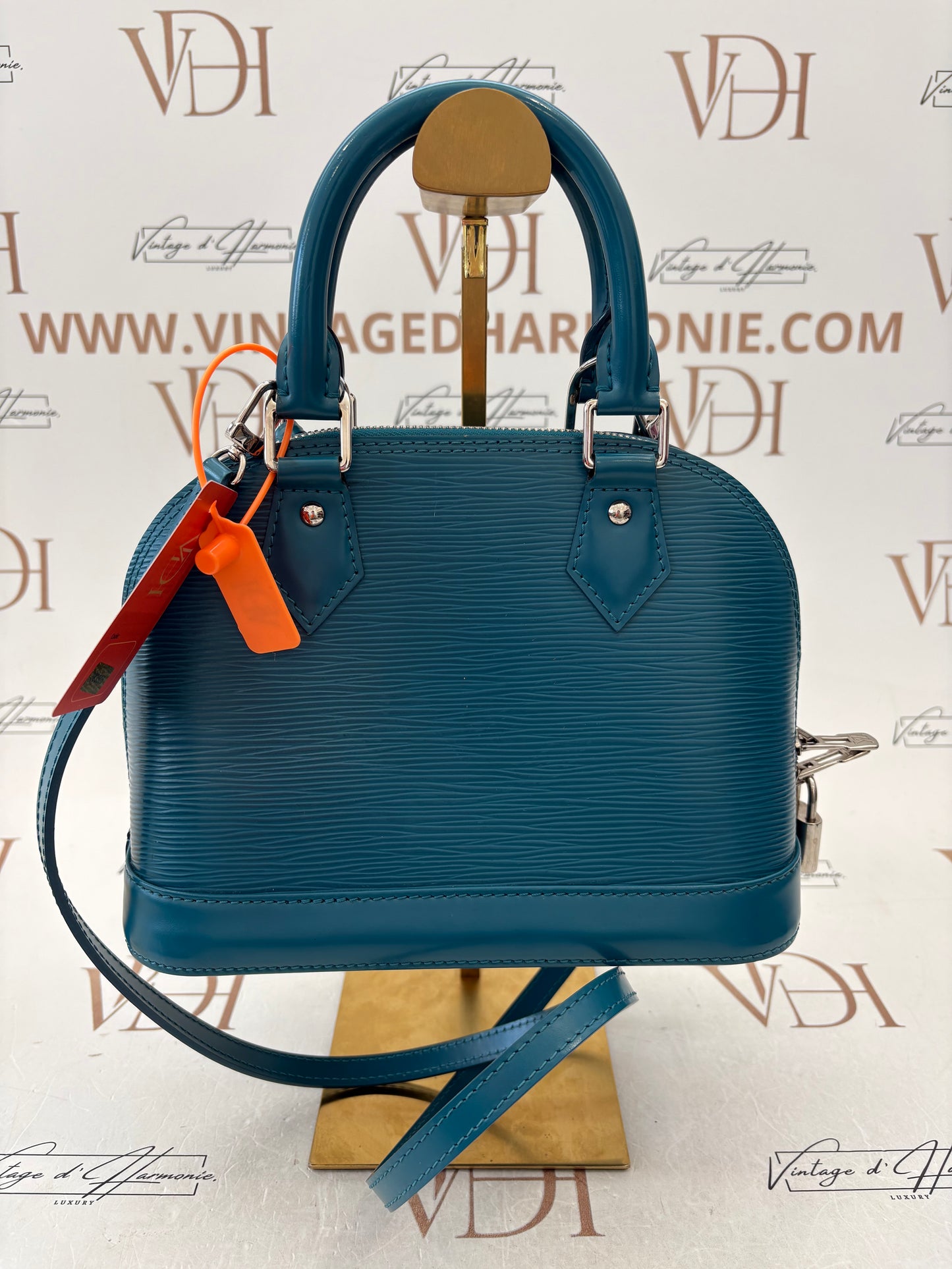 383505 - Louis Vuitton Alma BB Epi Blue