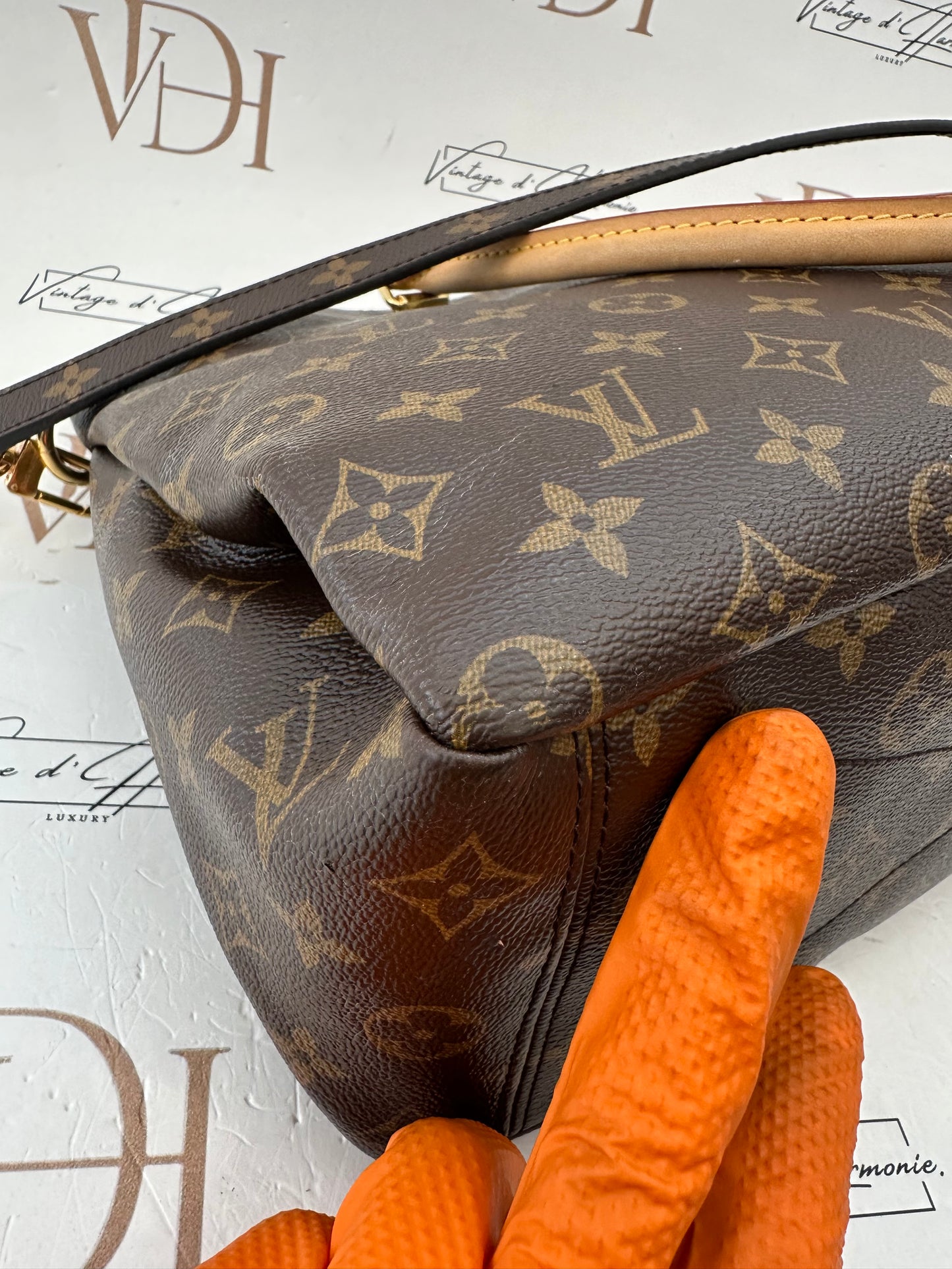 382822 - Louis Vuitton Pallas