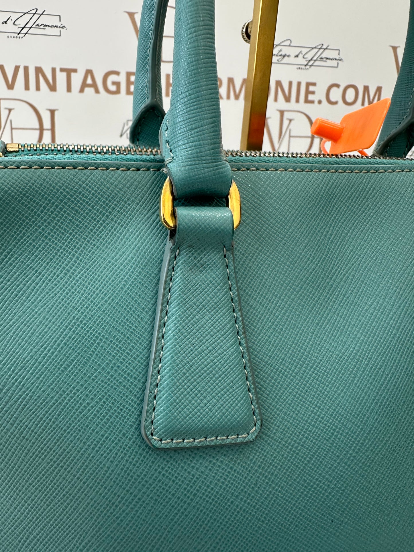 382947 - Prada Galleria