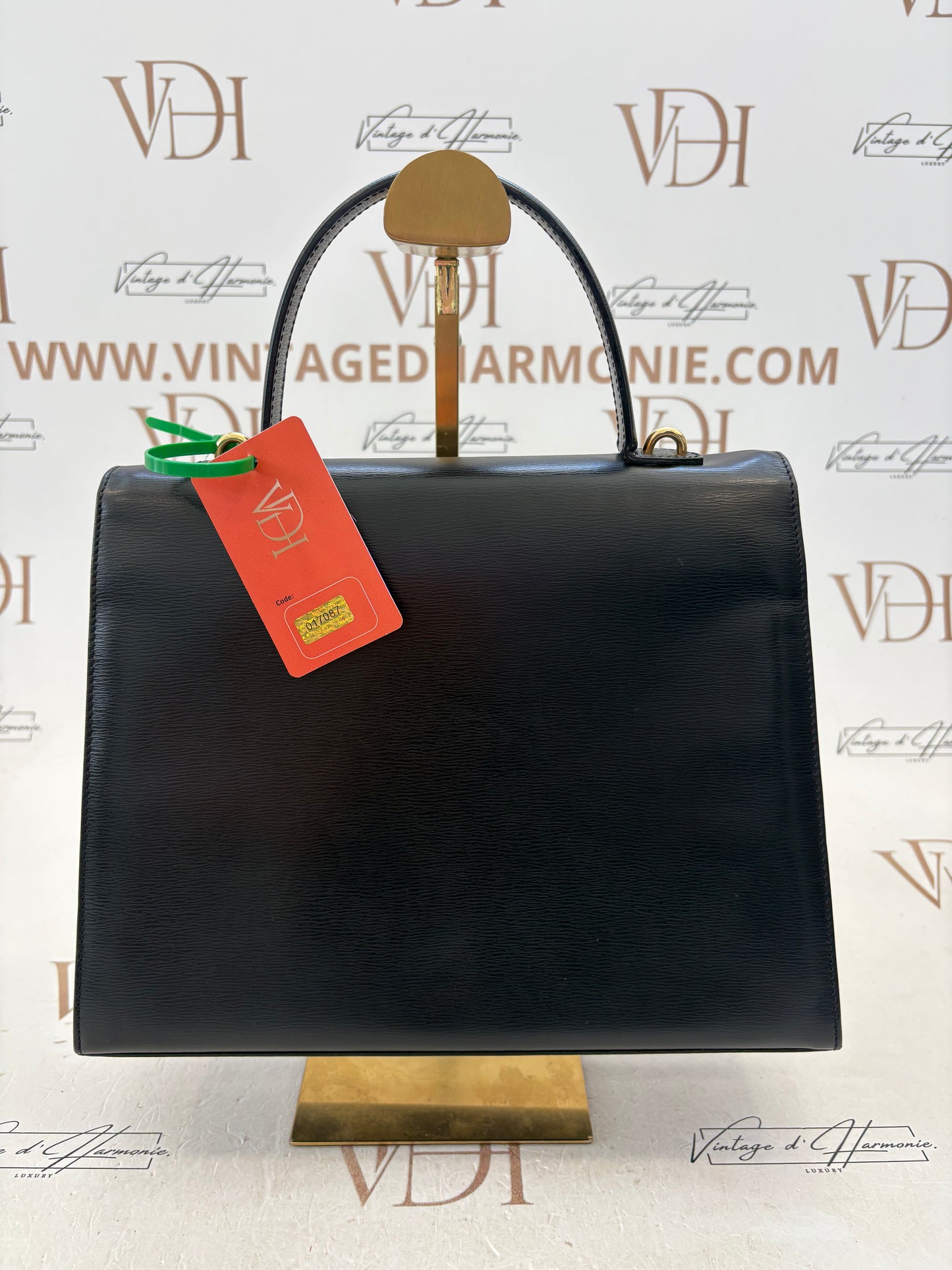 017087 - Christian Dior Black