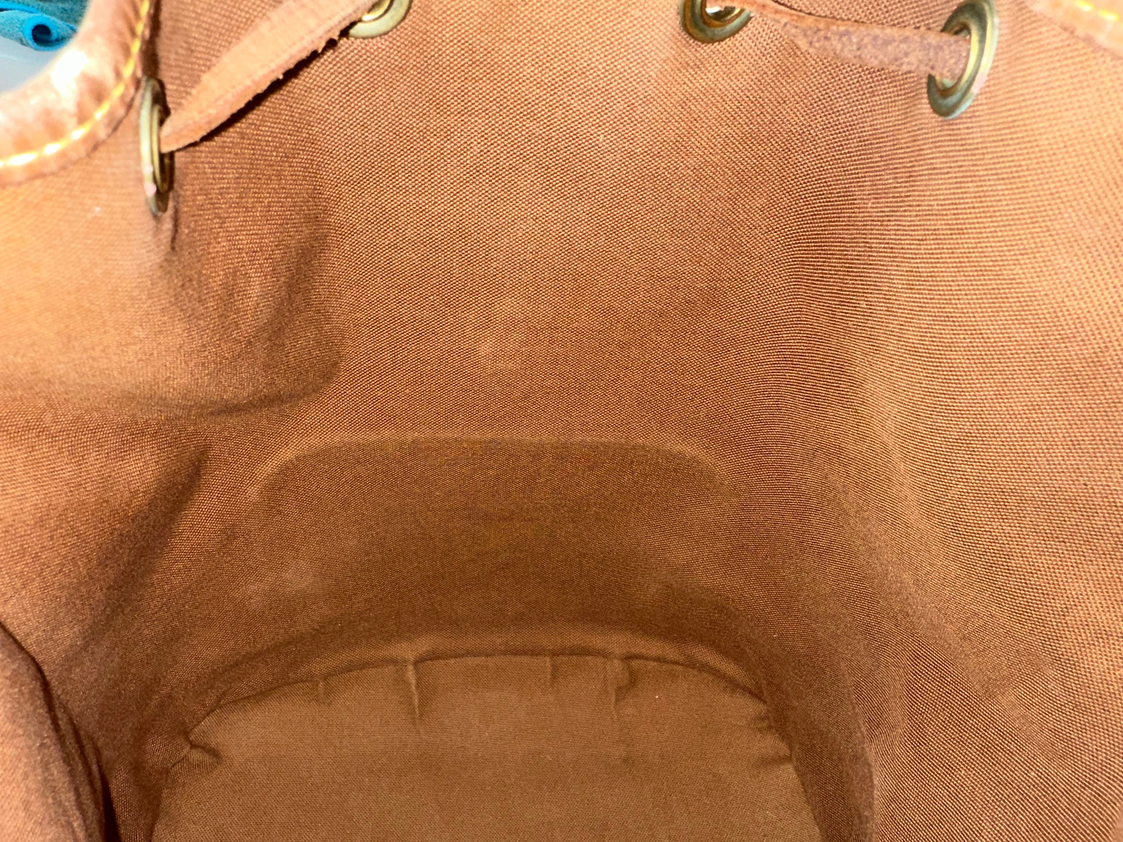 Louis Vuitton Montsouris MM