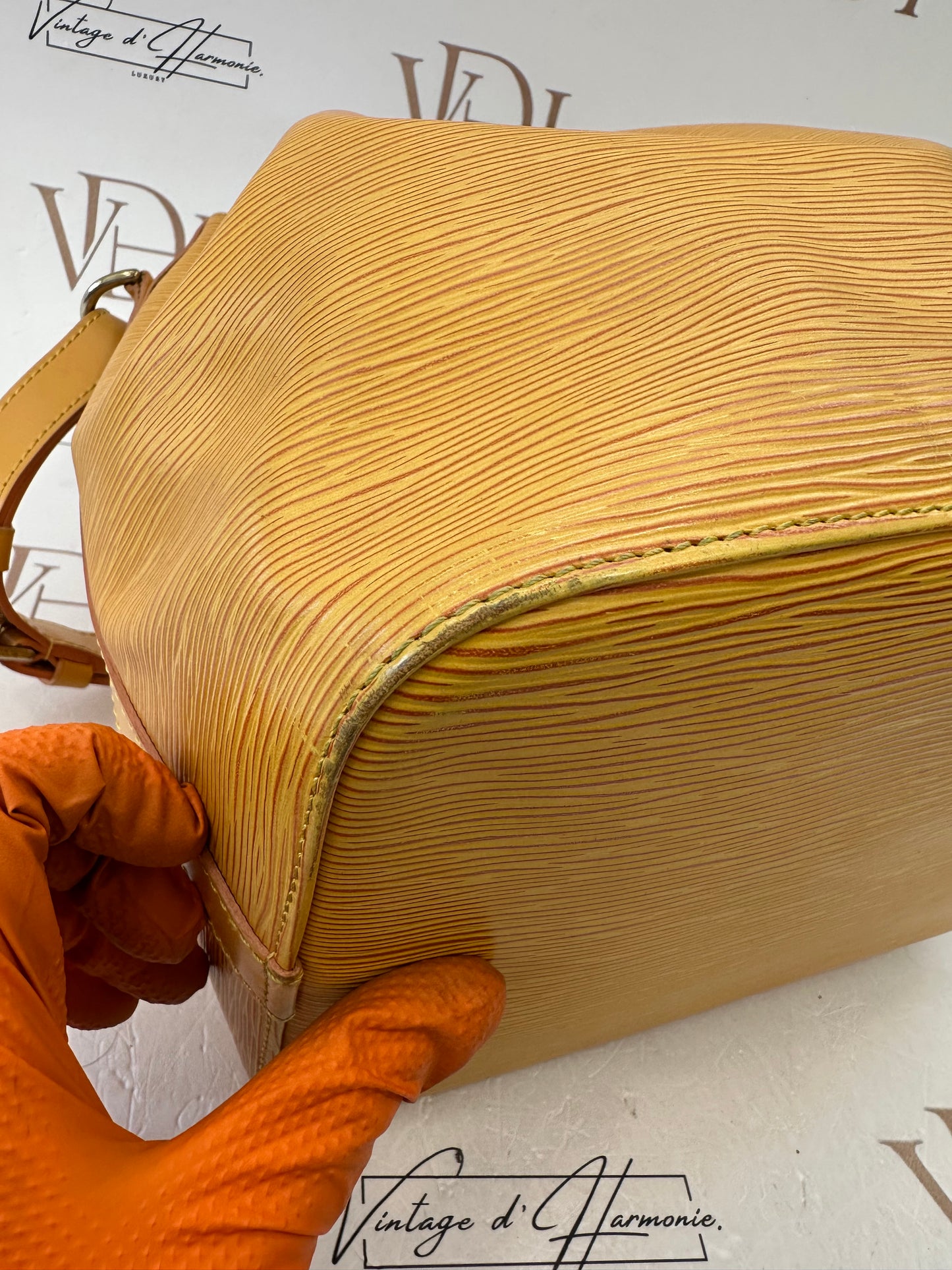 017929 - Louis Vuitton Yellow Epi Noè