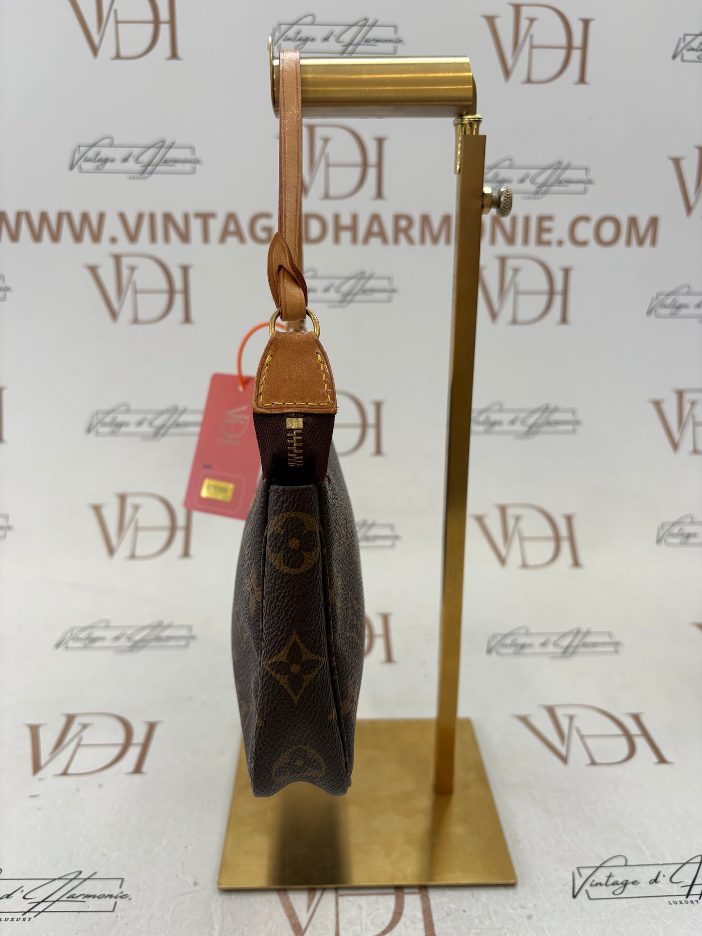 018355 - Louis Vuitton Pochette Accessoires