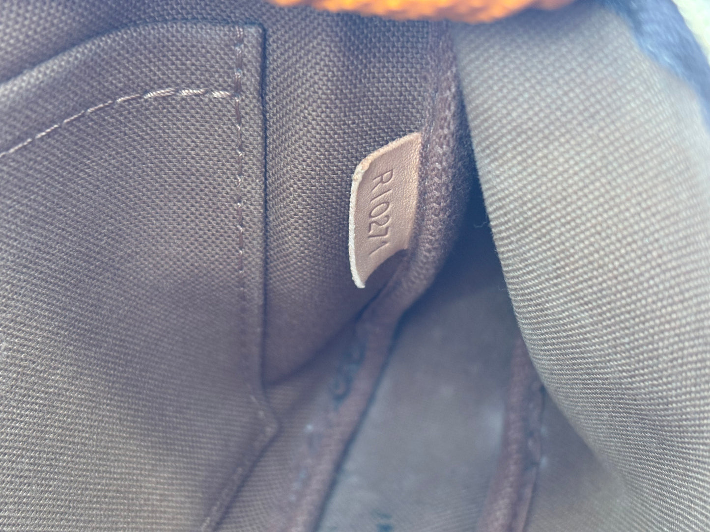 201426 - Louis Vuitton Multipochette