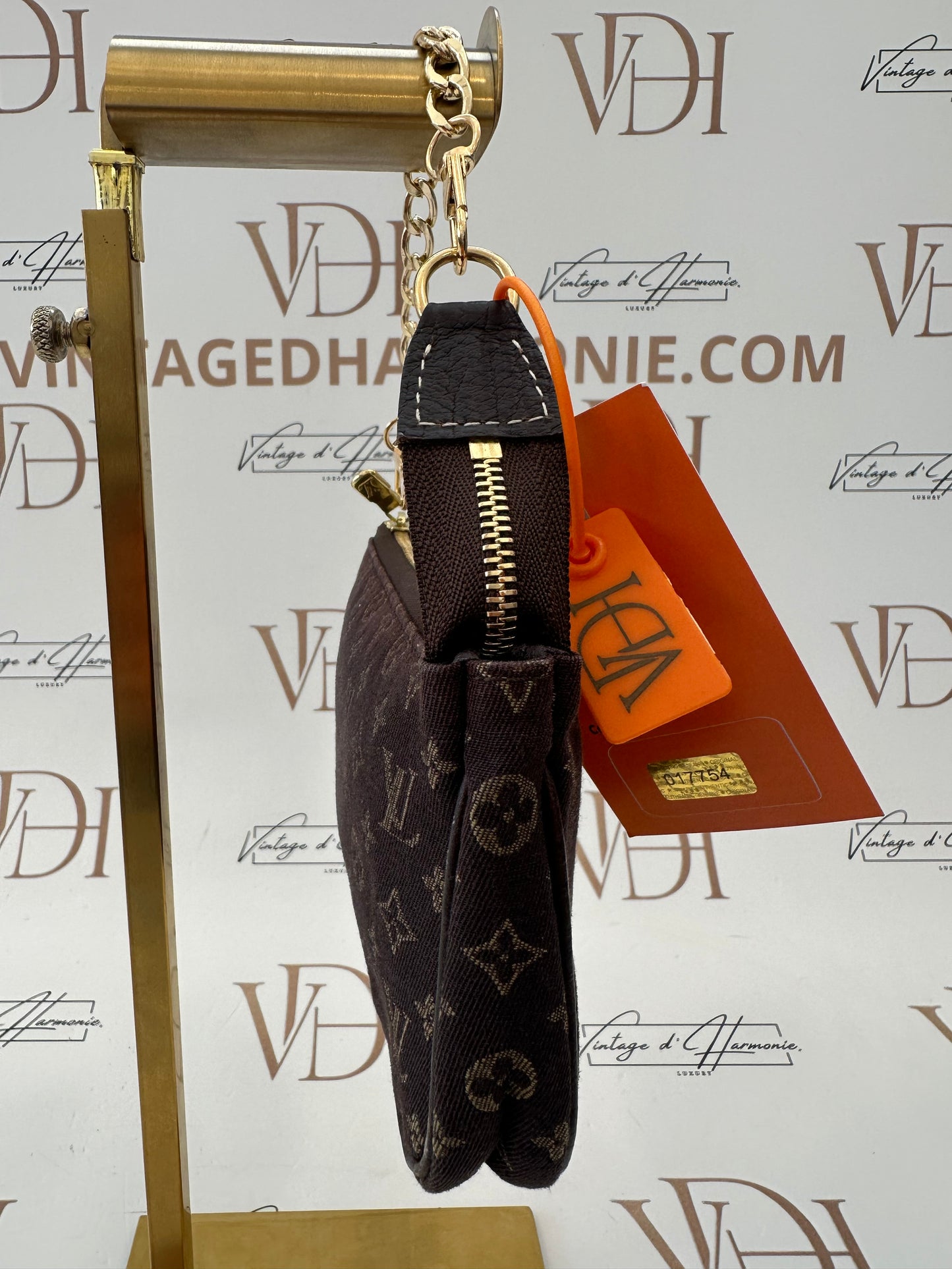 017754 - Louis Vuitton Mini Pouch