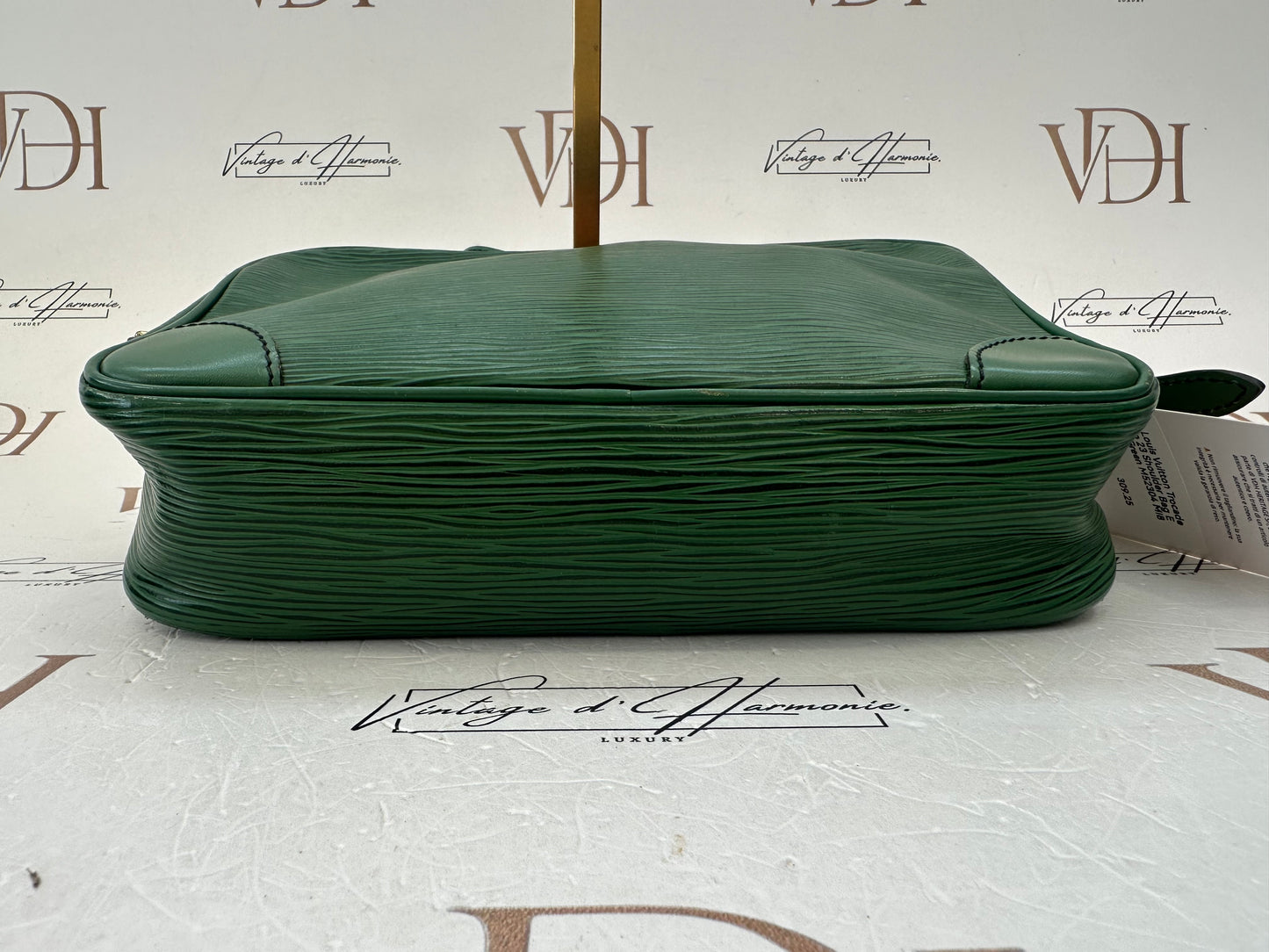 016877 - Louis Vuitton Trocadero 23