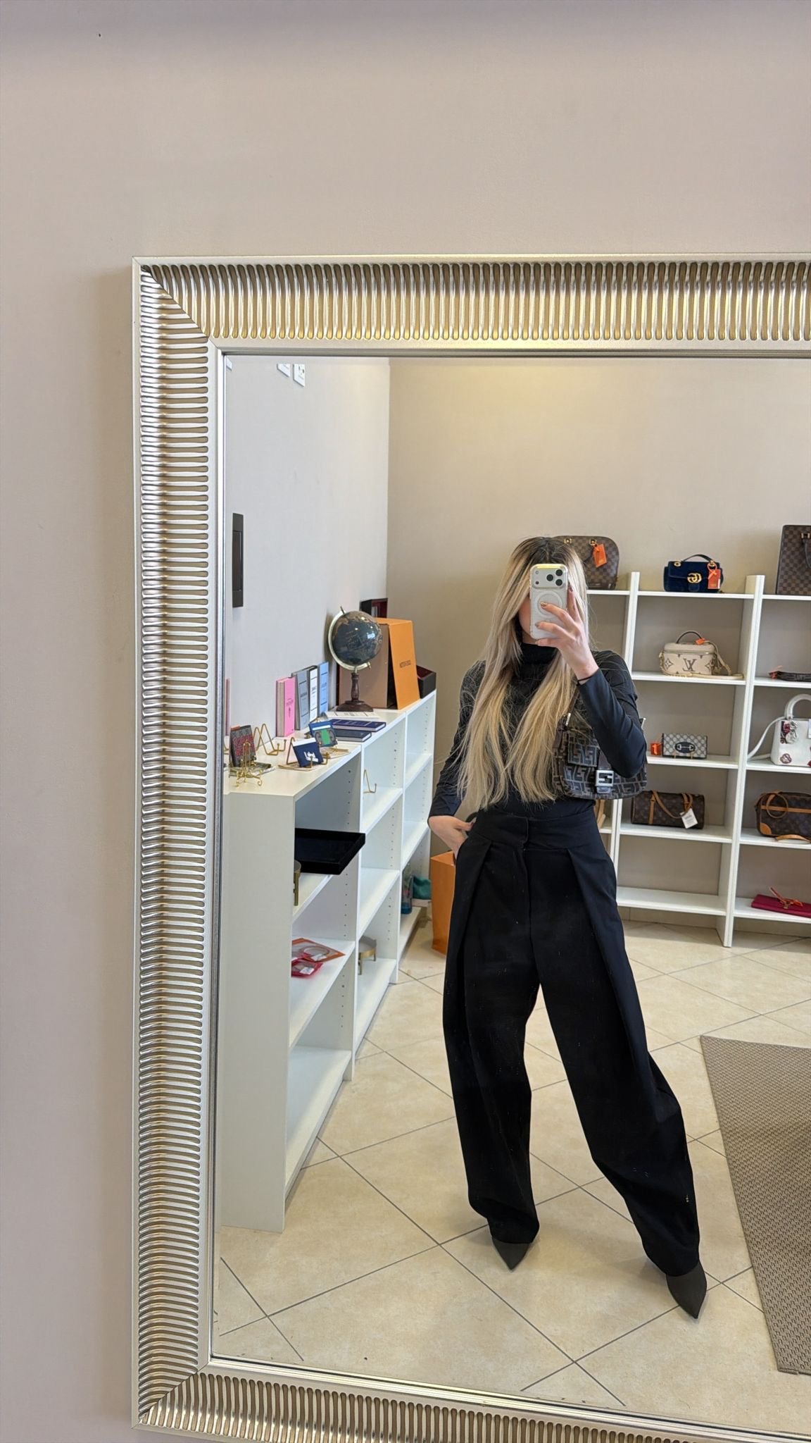 382677 - Fendi Mamma Forever