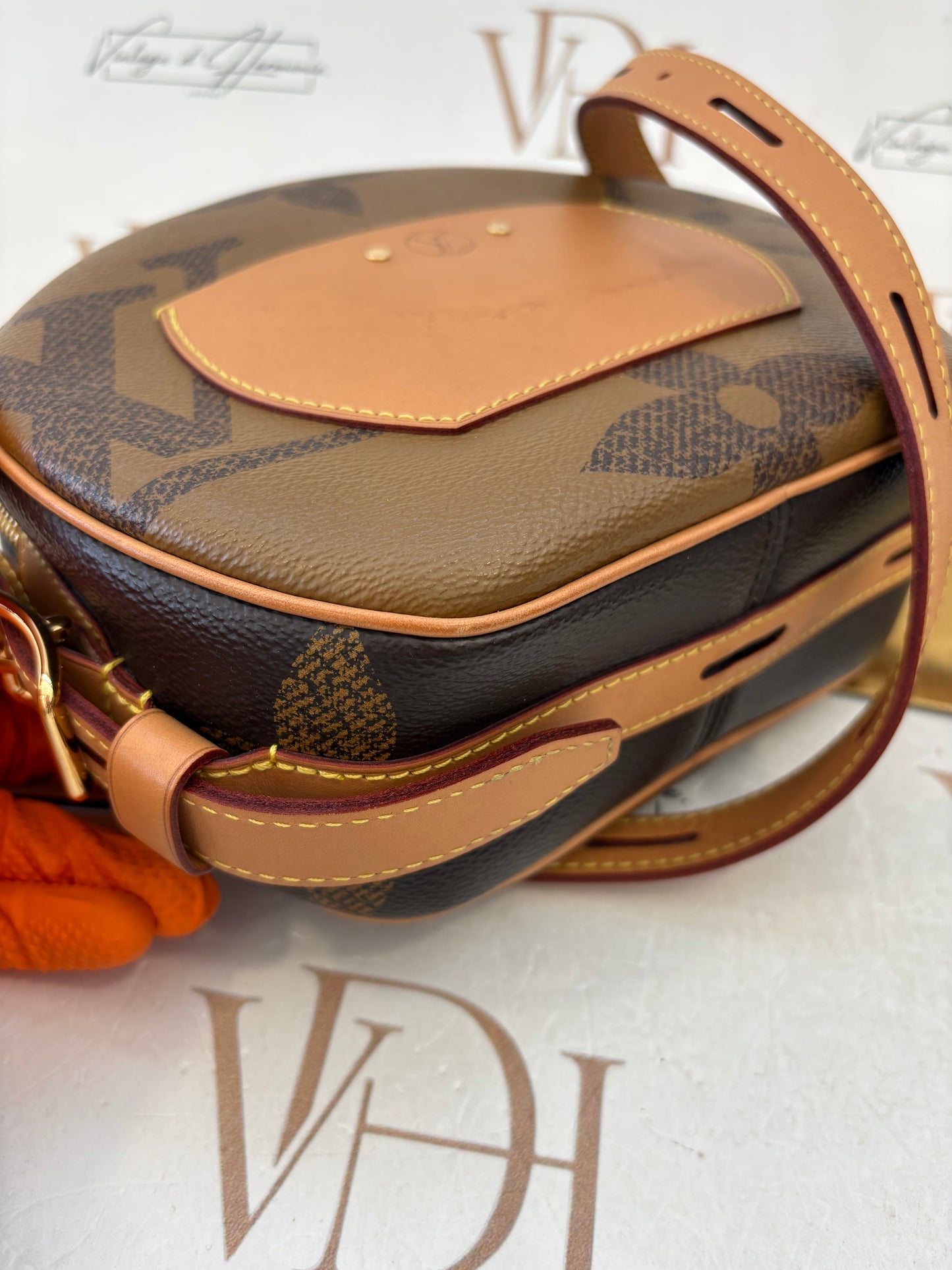 383589 - Louis Vuitton Boite Chapeau