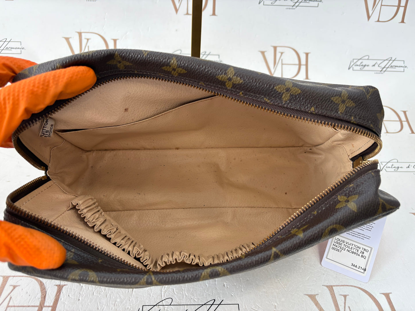 018532 - Louis Vuitton Trousse Toilette 28