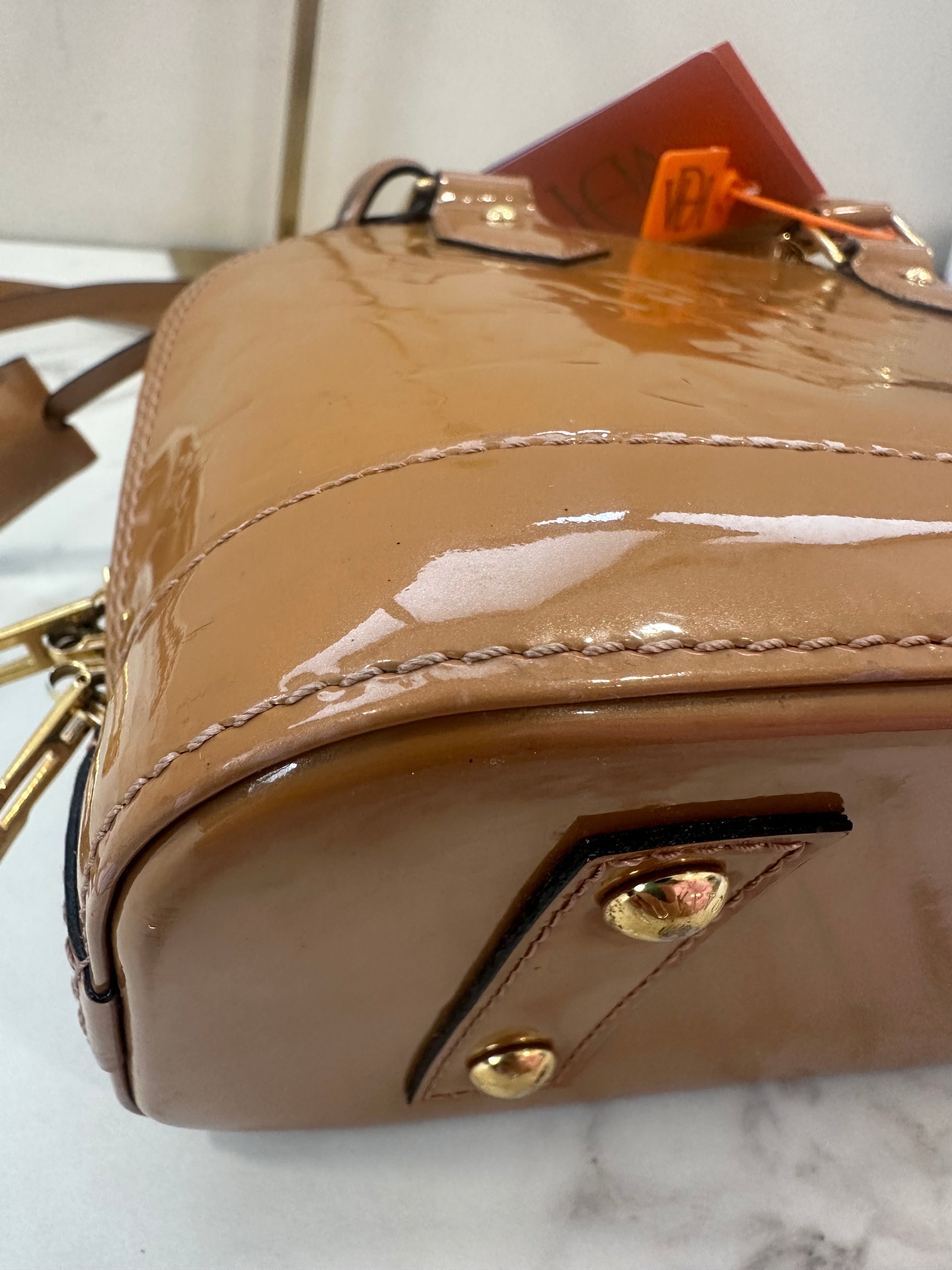 Louis Vuitton Alma BB Vernis Beige