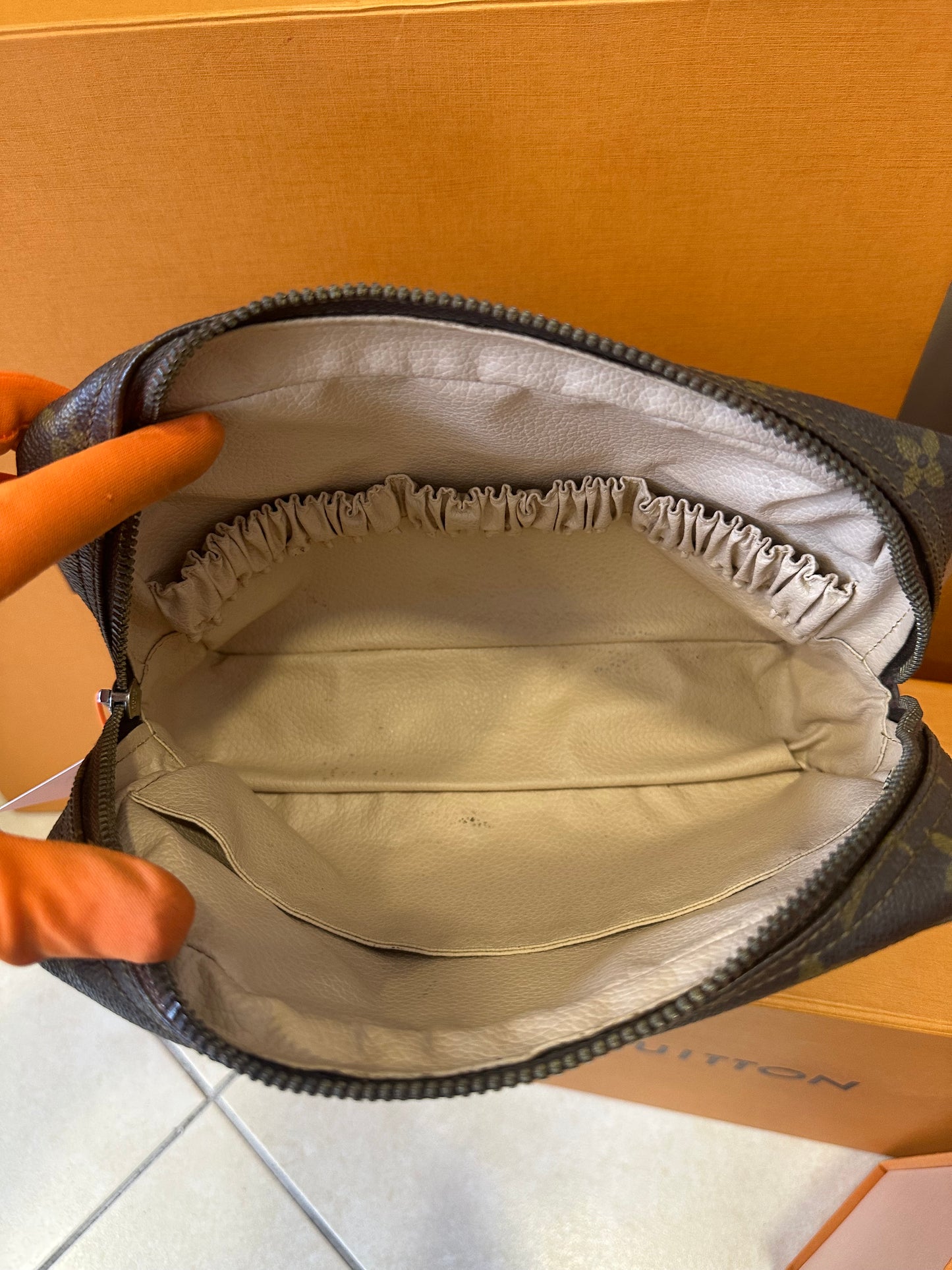 Louis Vuitton Trousse 23