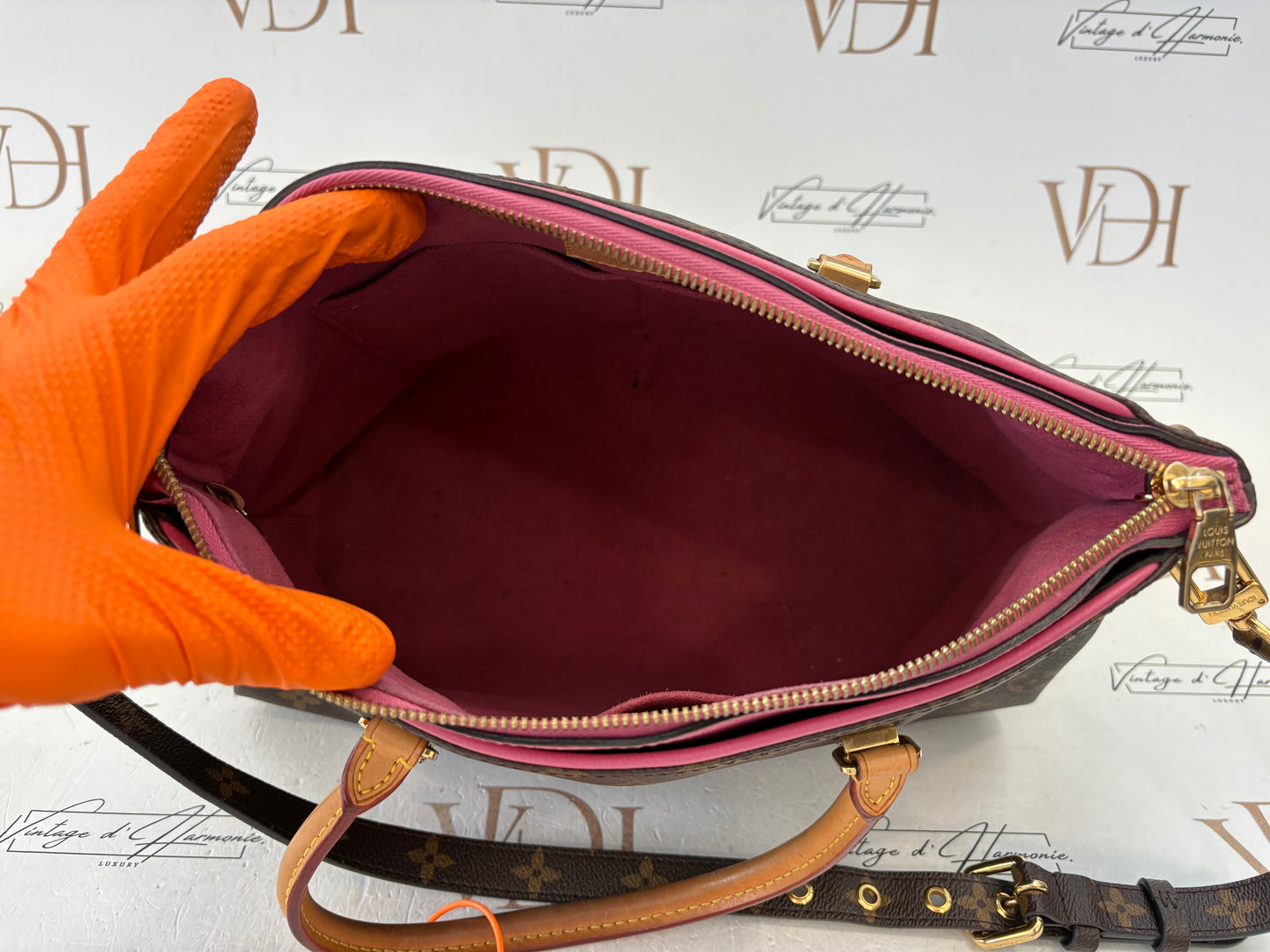 201178 - Louis Vuitton Pallas