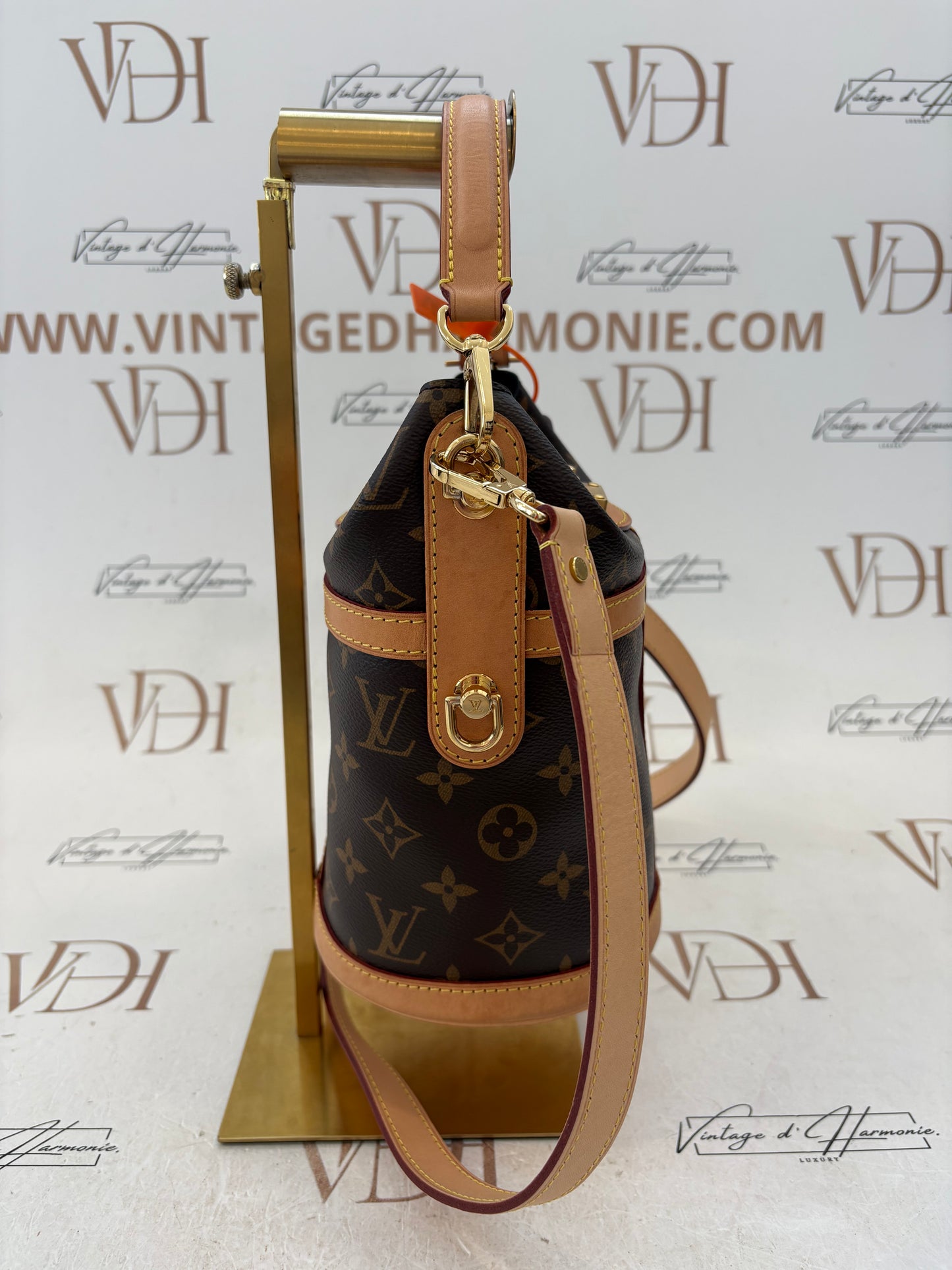 018547 - Louis Vuitton Duffle