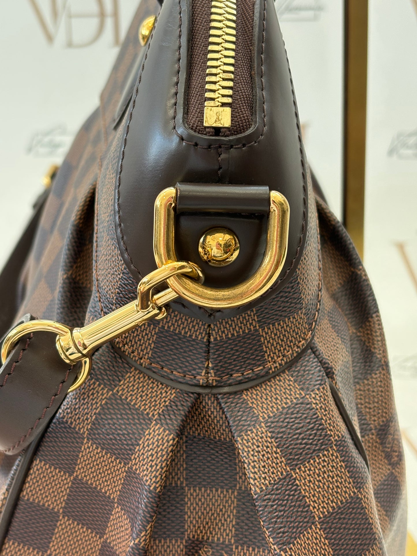 384017 - Louis Vuitton Trevi