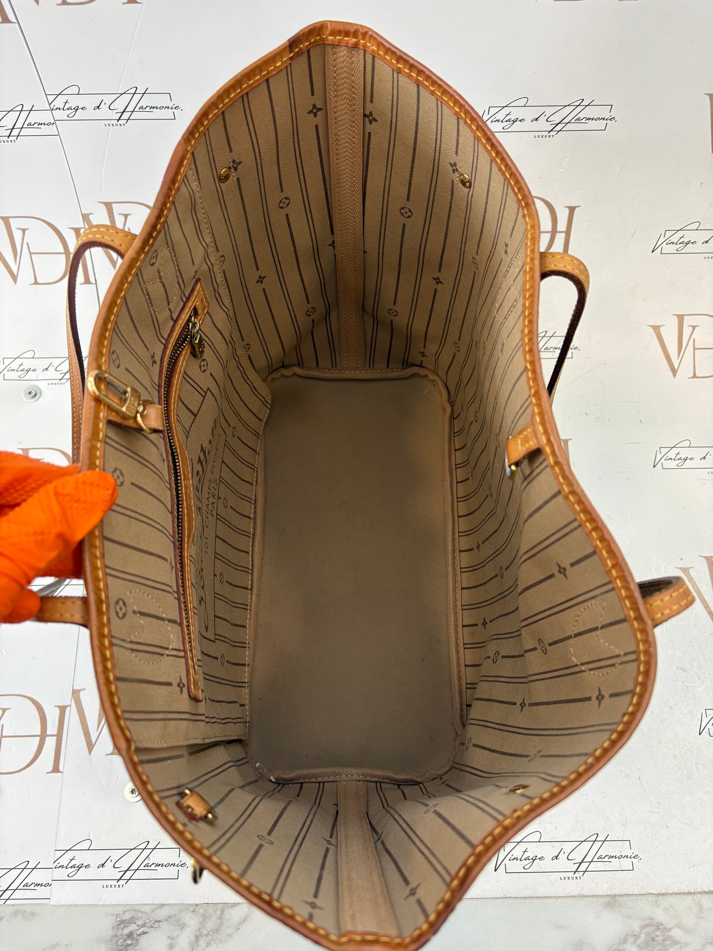 383924- Louis Vuitton Neverfull