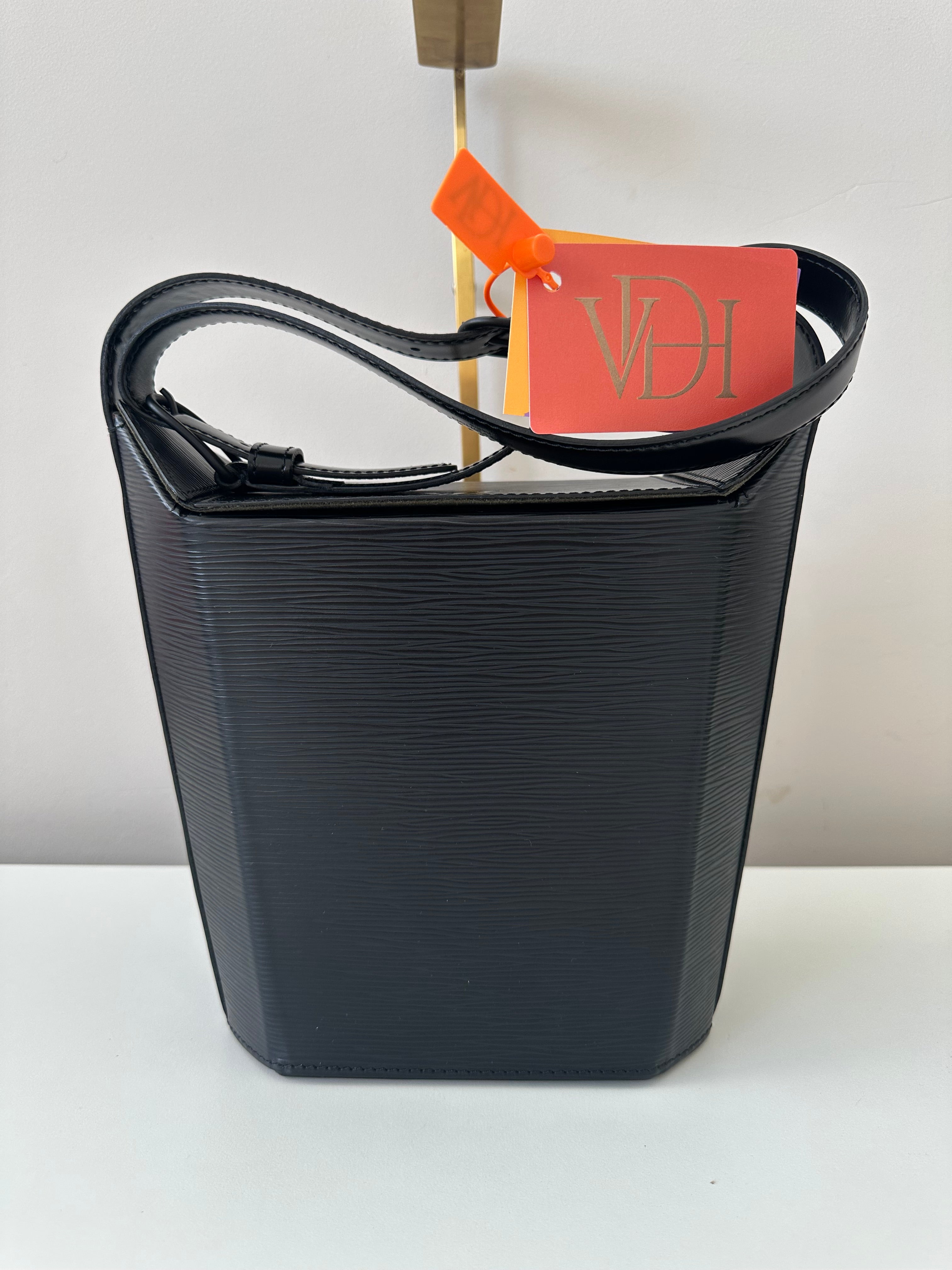 Louis Vuitton Epi Sac Seau