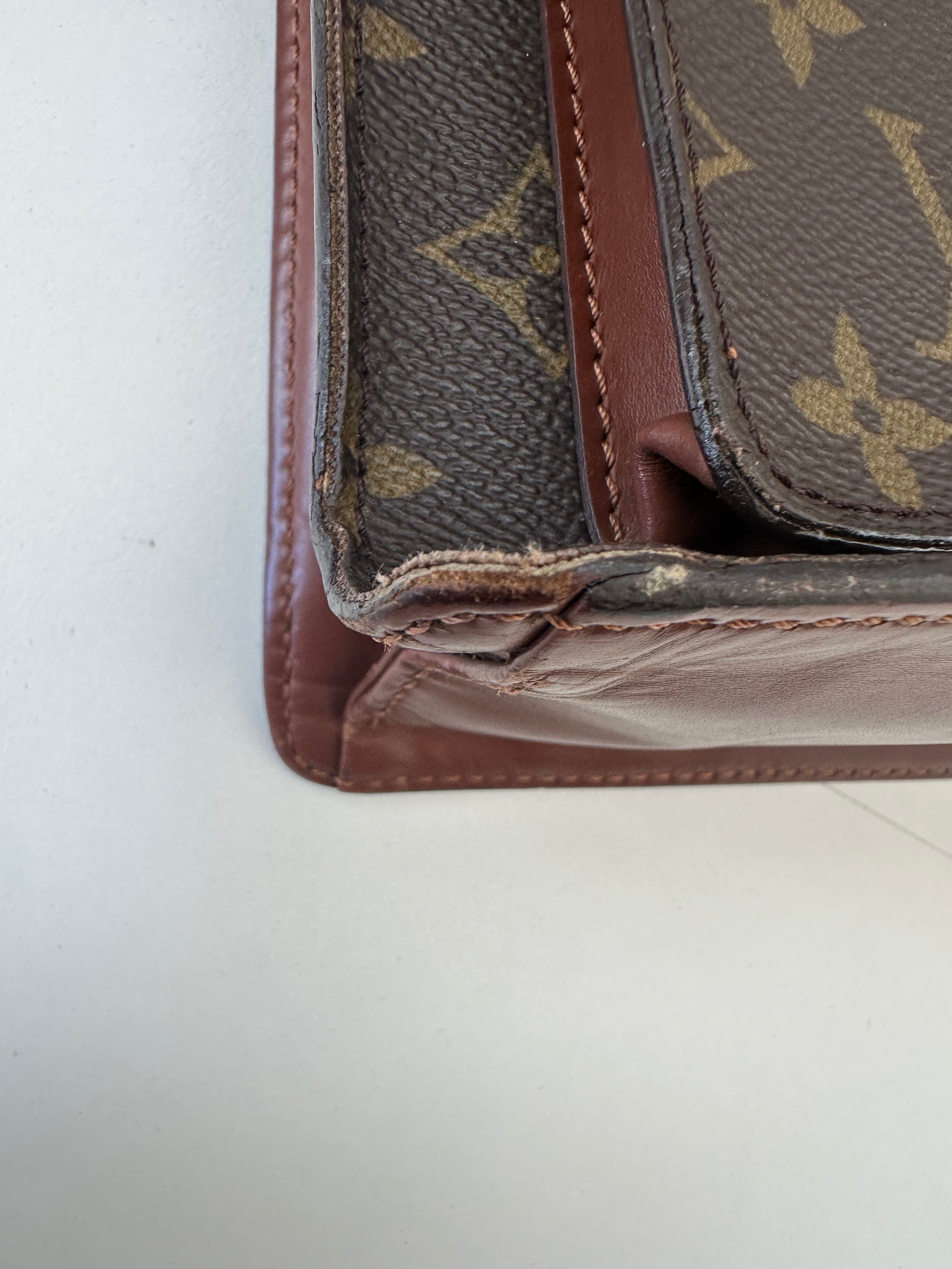 Louis Vuitton Monceau 28