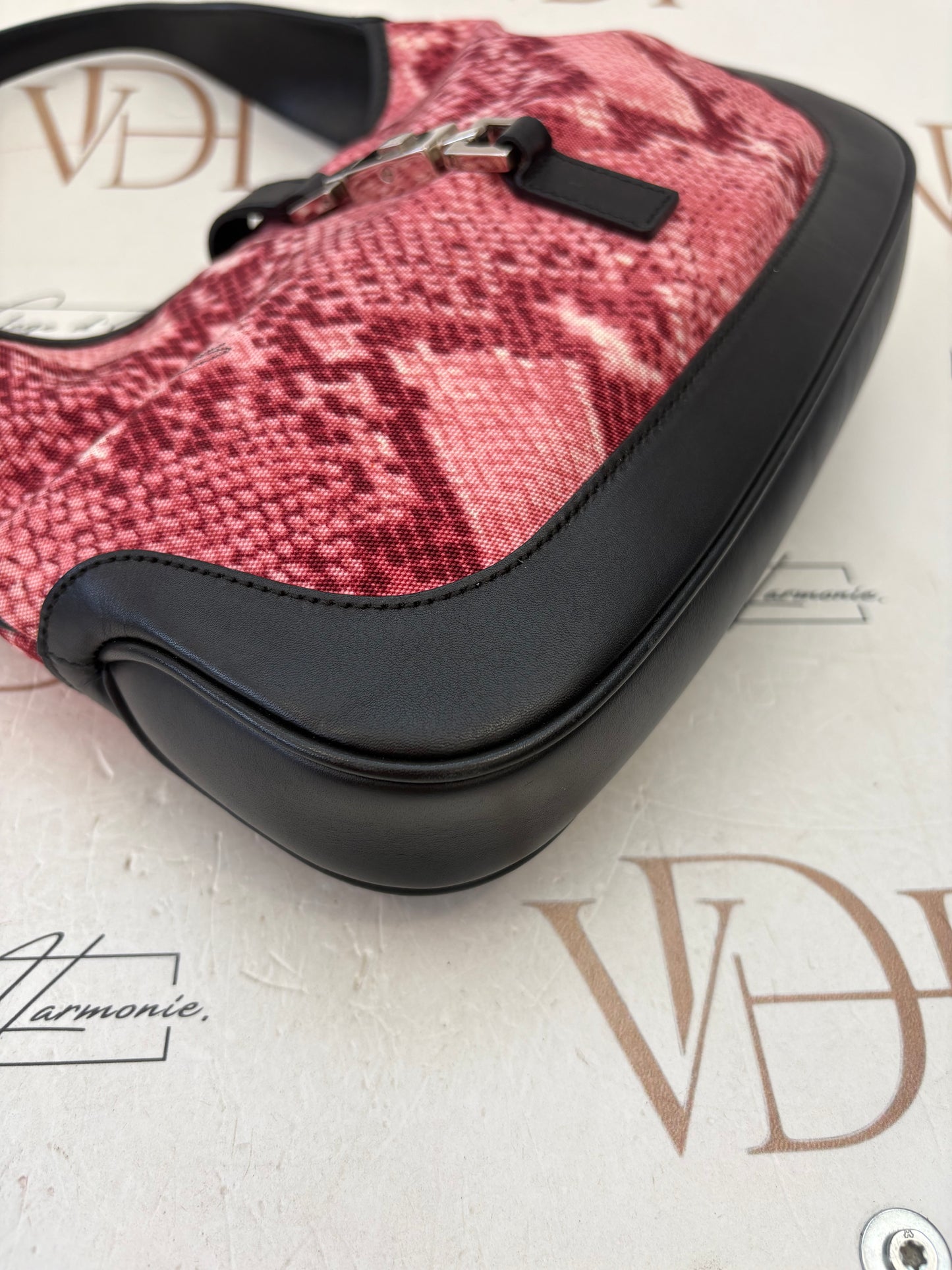 018665 - Gucci Pink Black Jackie