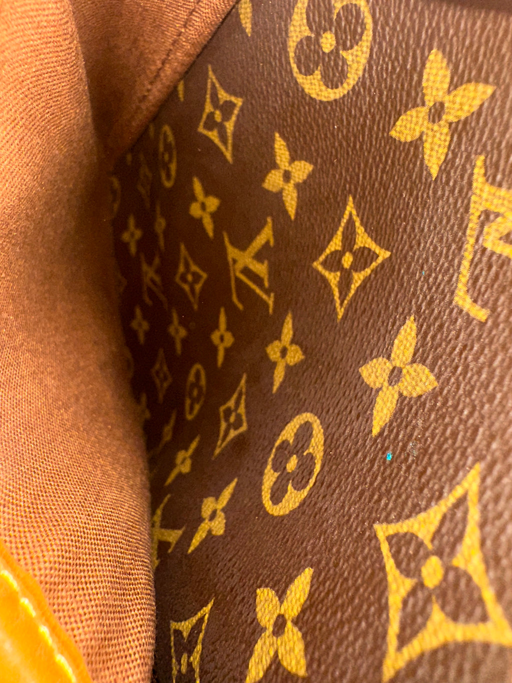 Louis Vuitton Messenger GM