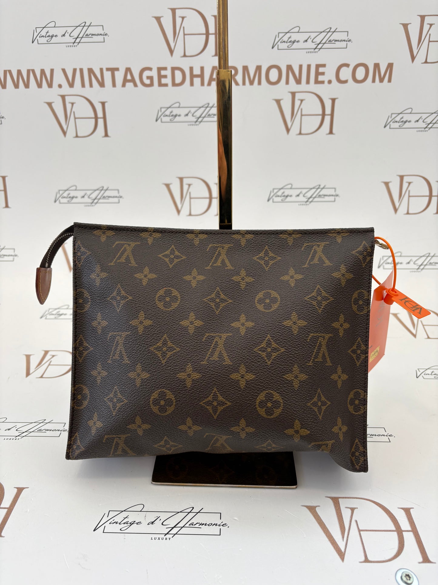 018764 - Louis Vuitton Poche Souffle
