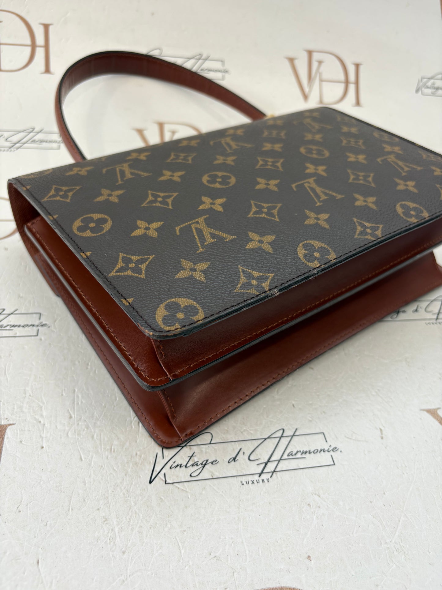 018366 - Louis Vuitton Concorde