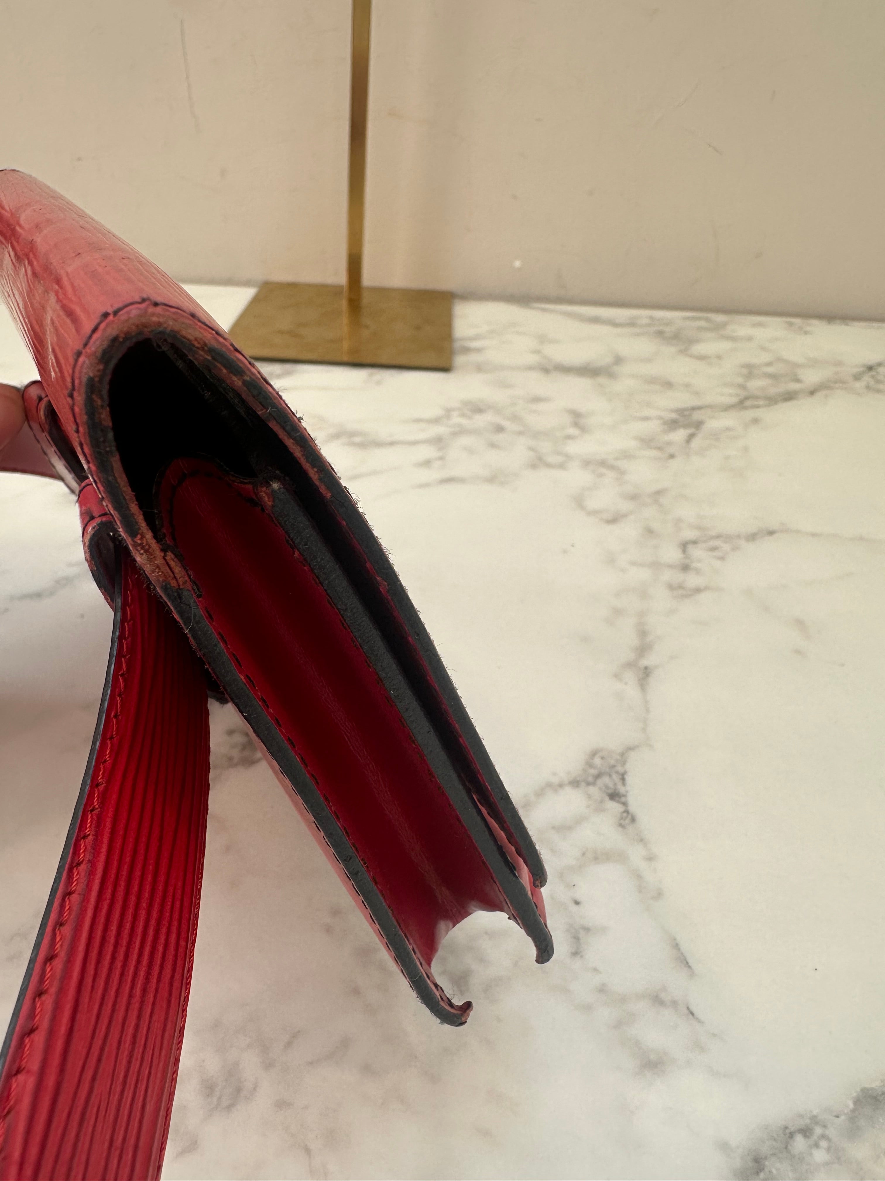 Louis Vuitton Epi pochette ceinture tilsit pouch