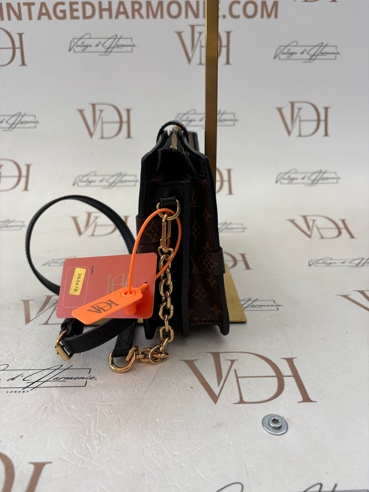 383978 - Louis Vuitton Trunk Clutch
