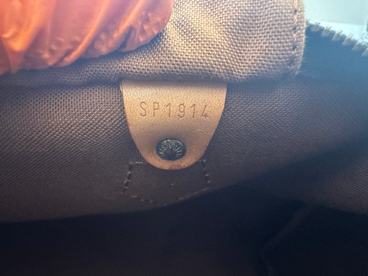 017930 - Louis Vuitton Speedy 40