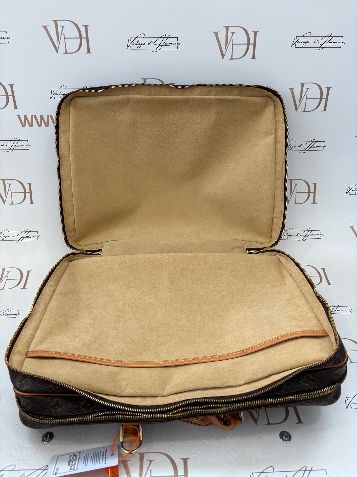 018300 - Louis Vuitton Porte Documents