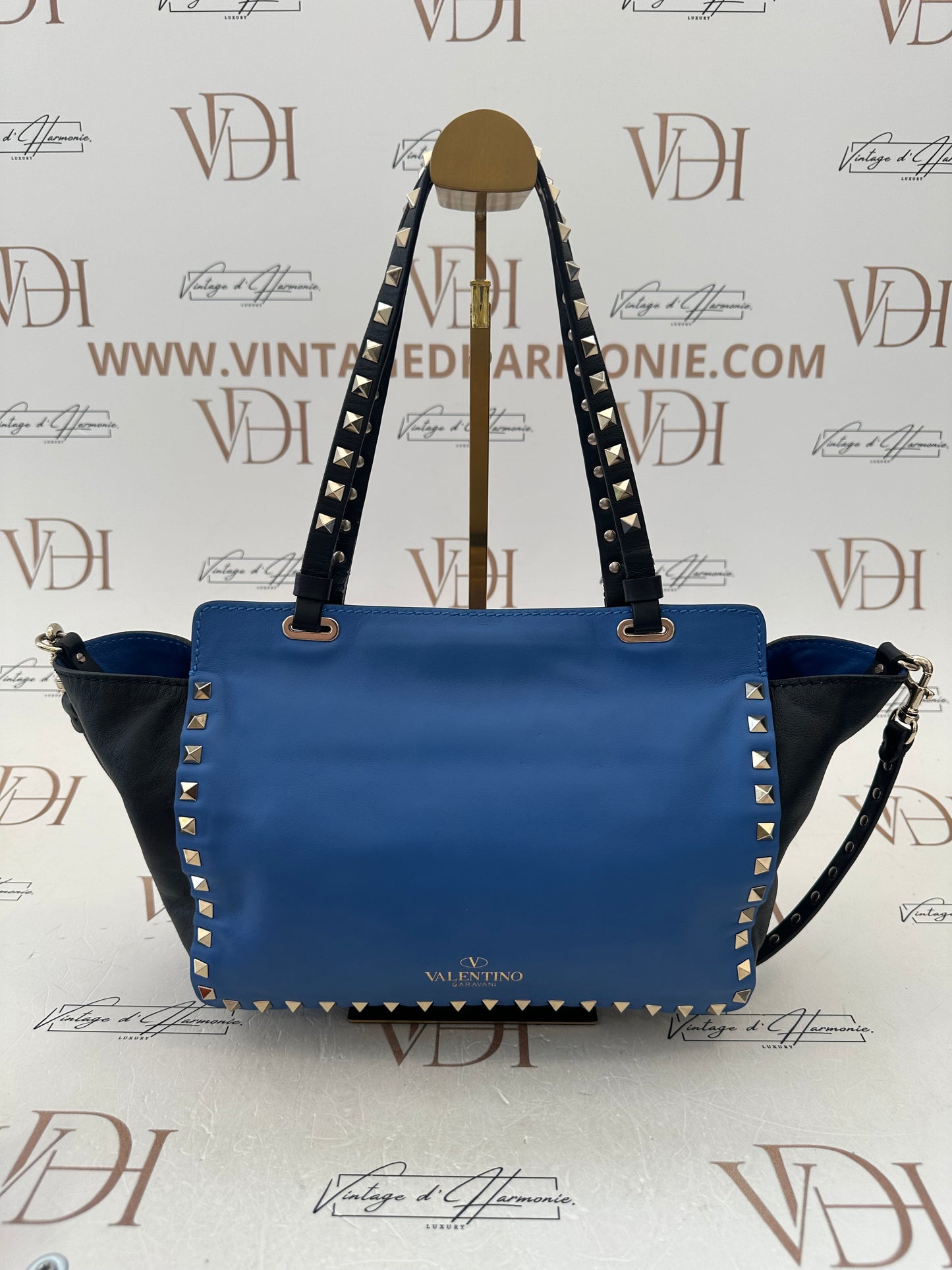383083 - Valentino Rockstud