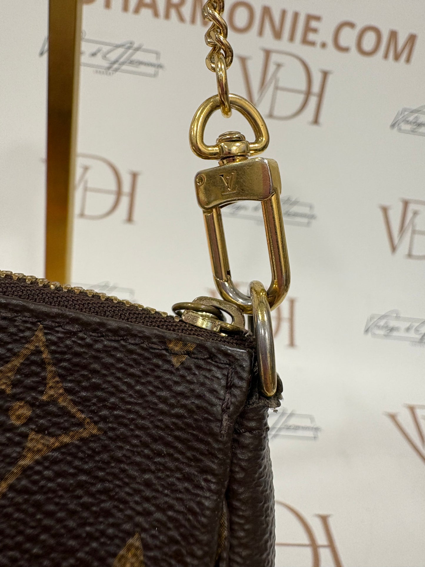 383268 - Louis Vuitton Pochette Accessoires