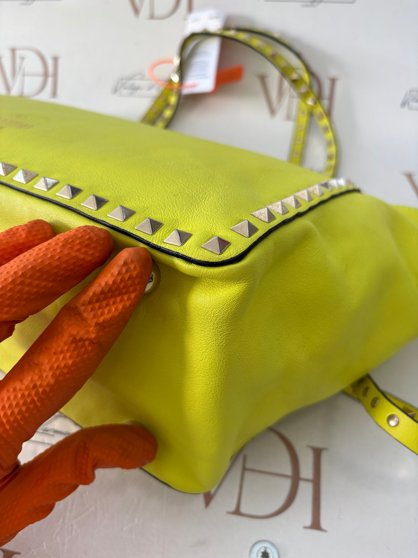 383783 - Valentino Rockstud