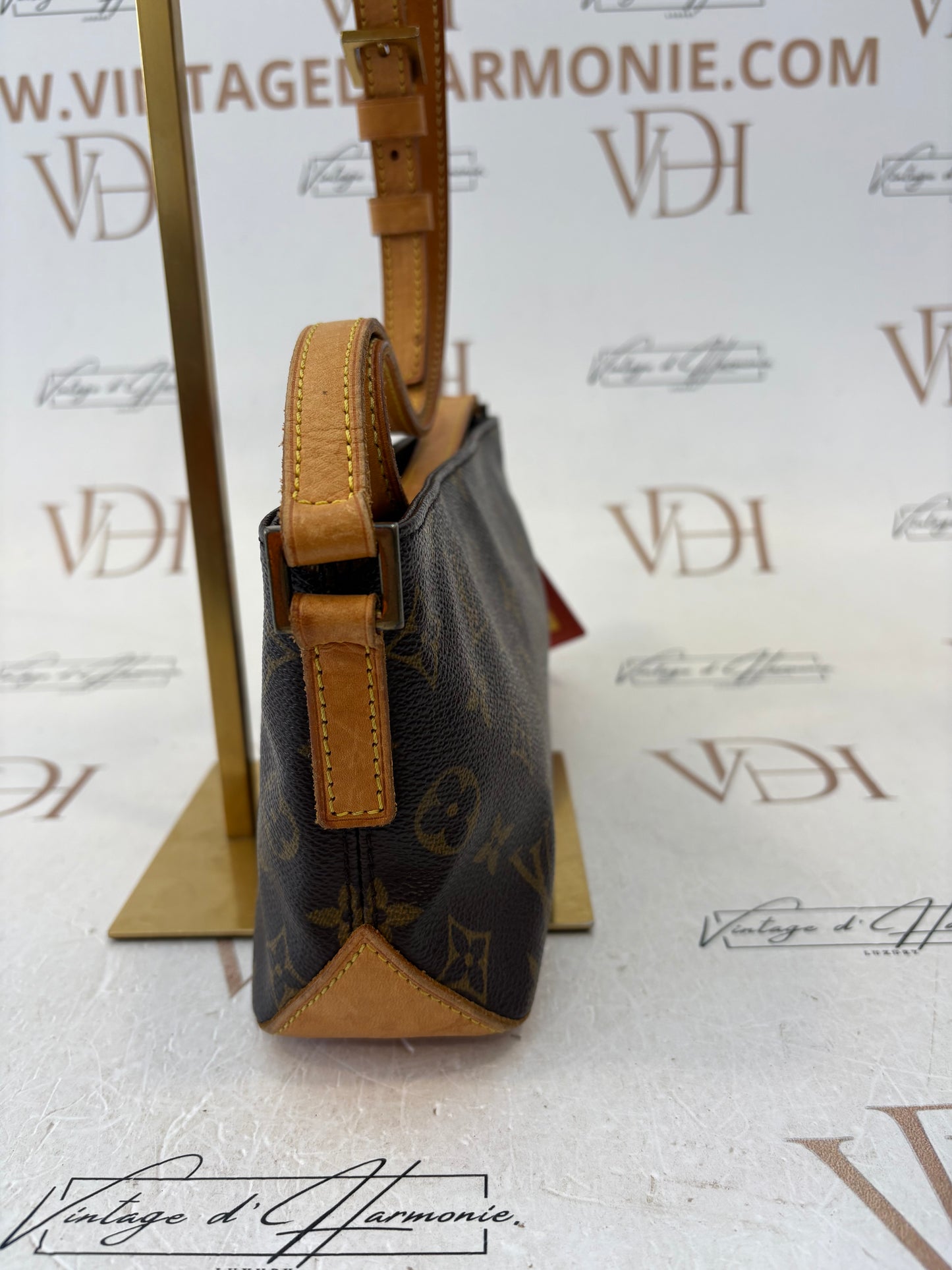 018323 - Louis Vuitton Trotteur