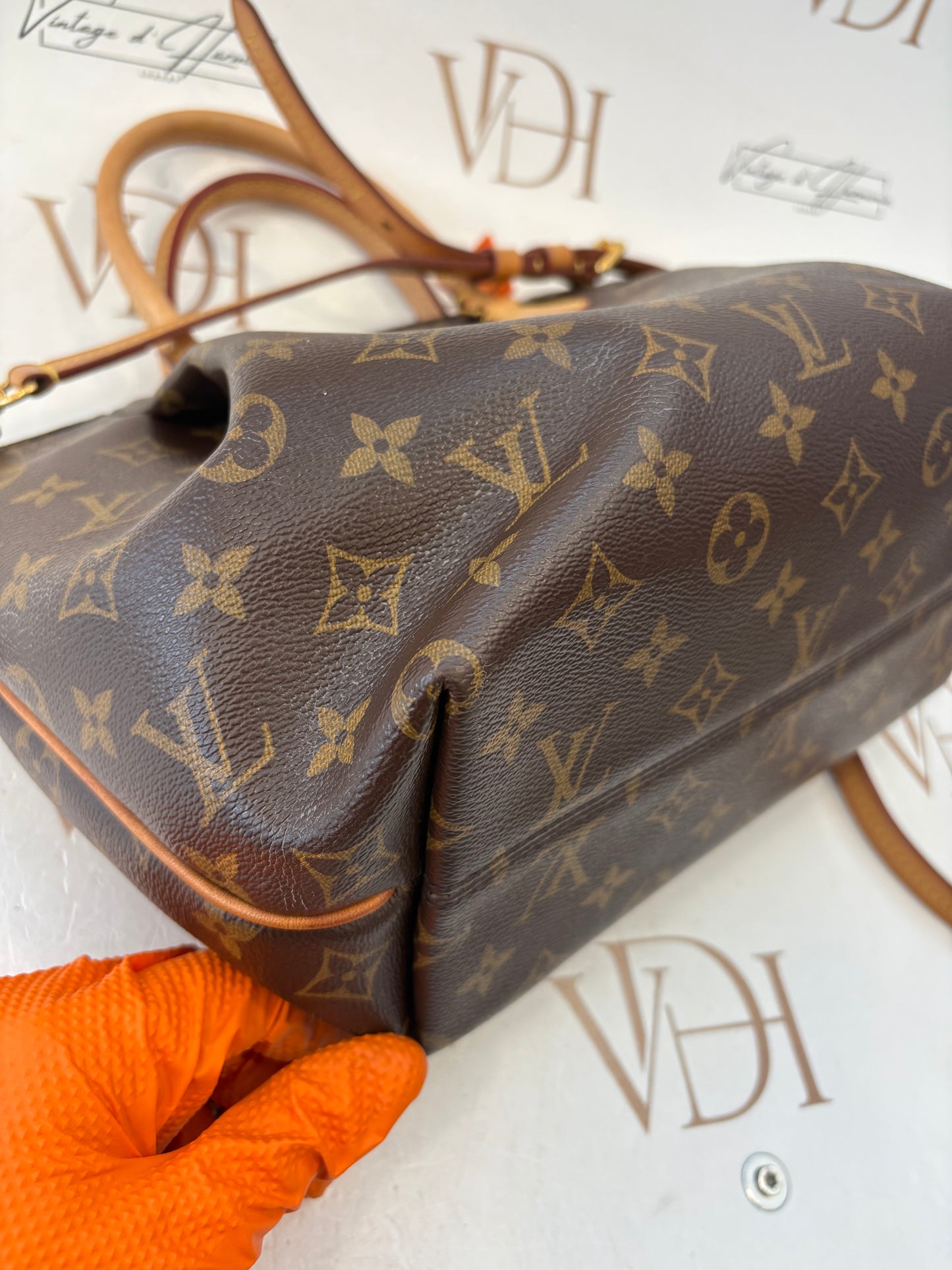 383325 - Louis Vuitton Turenne