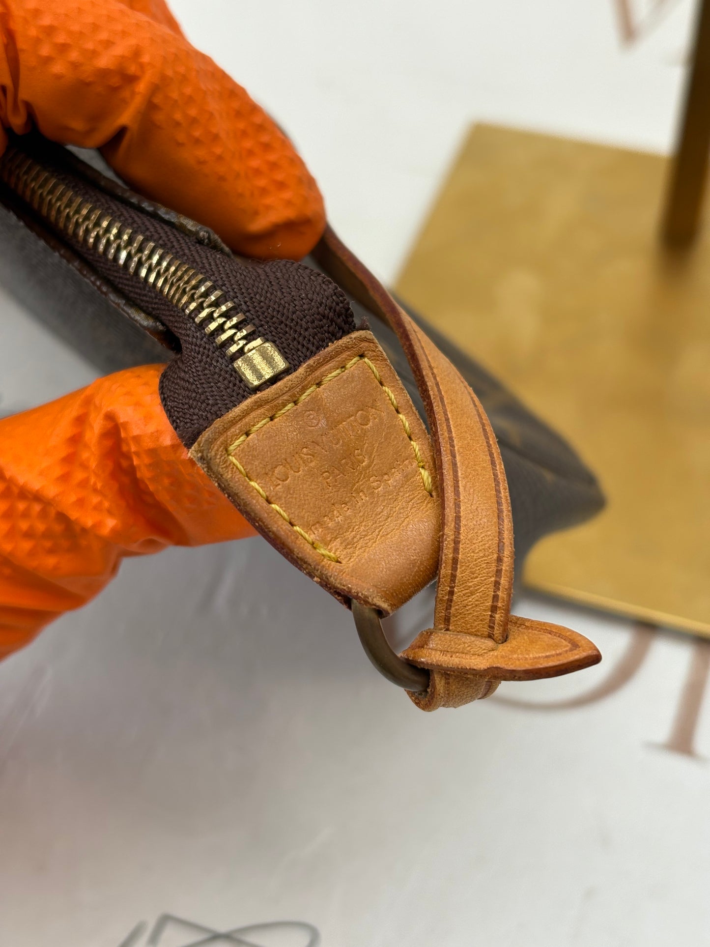 018965 - Louis Vuitton Pochette Accessoires