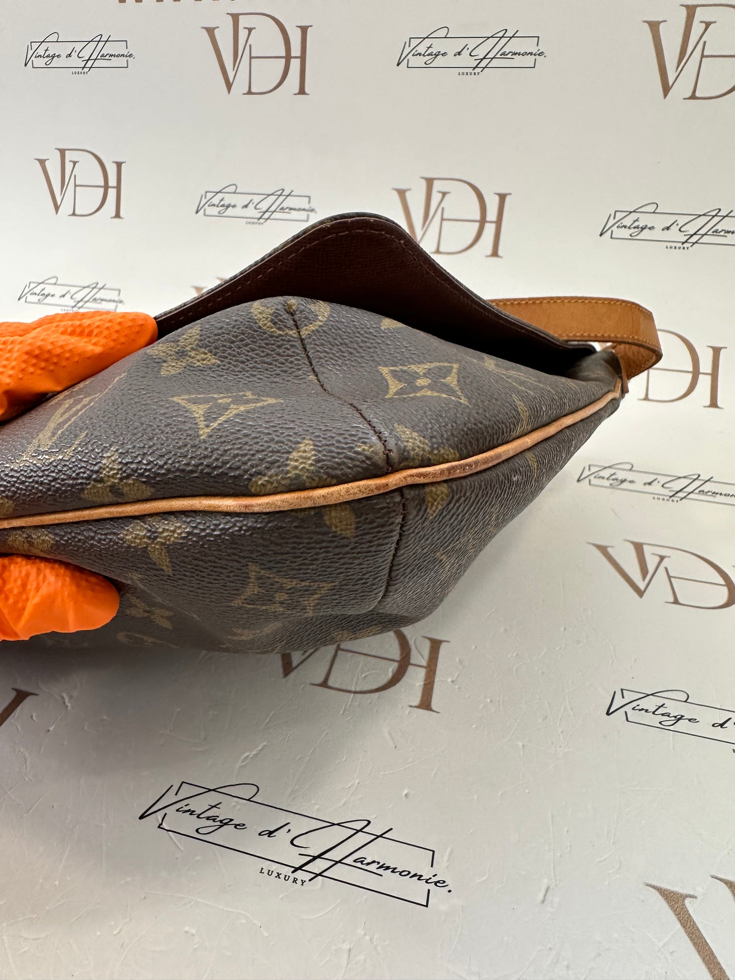 017918 - Louis Vuitton Musette