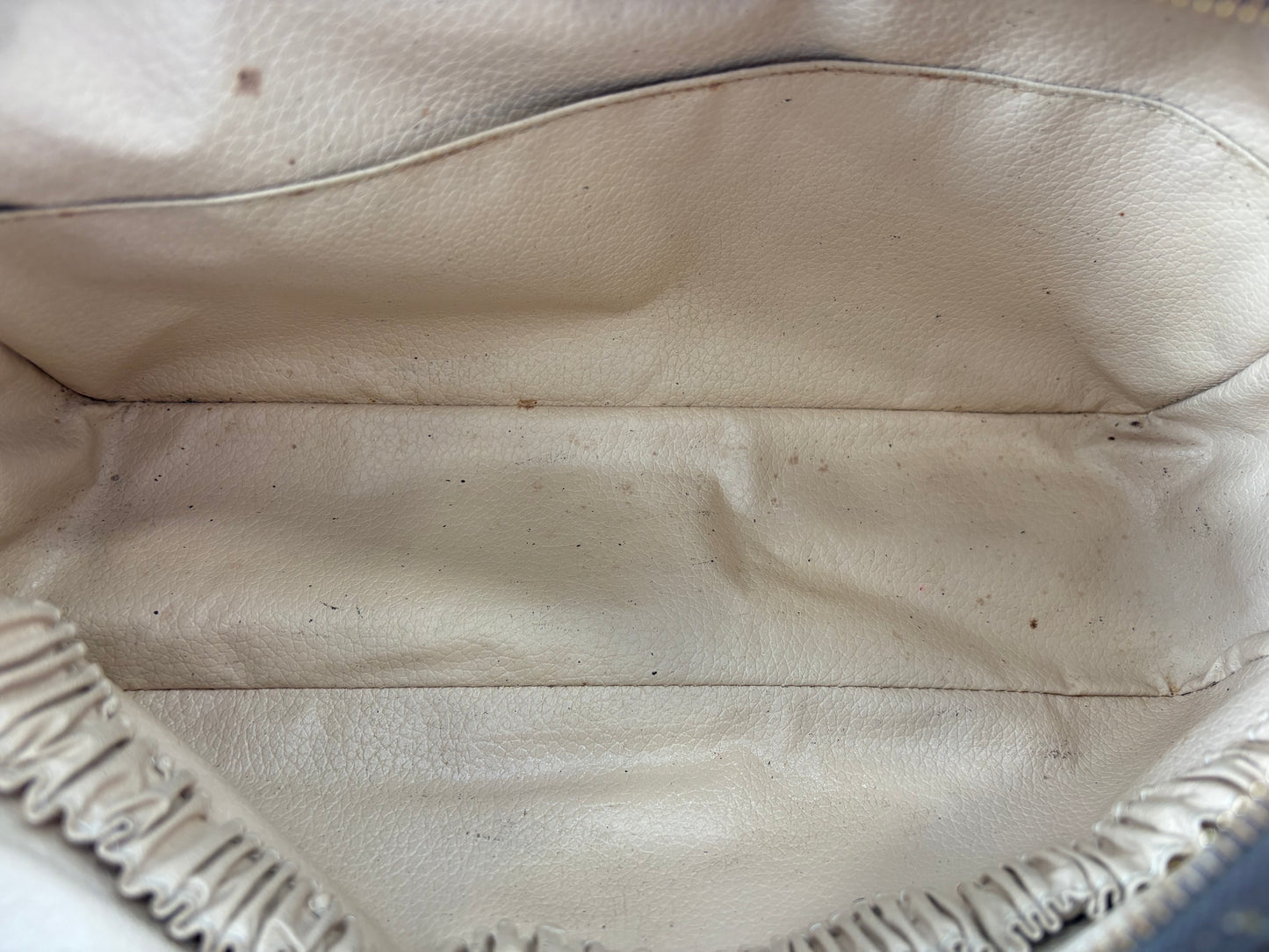 018532 - Louis Vuitton Trousse Toilette 28