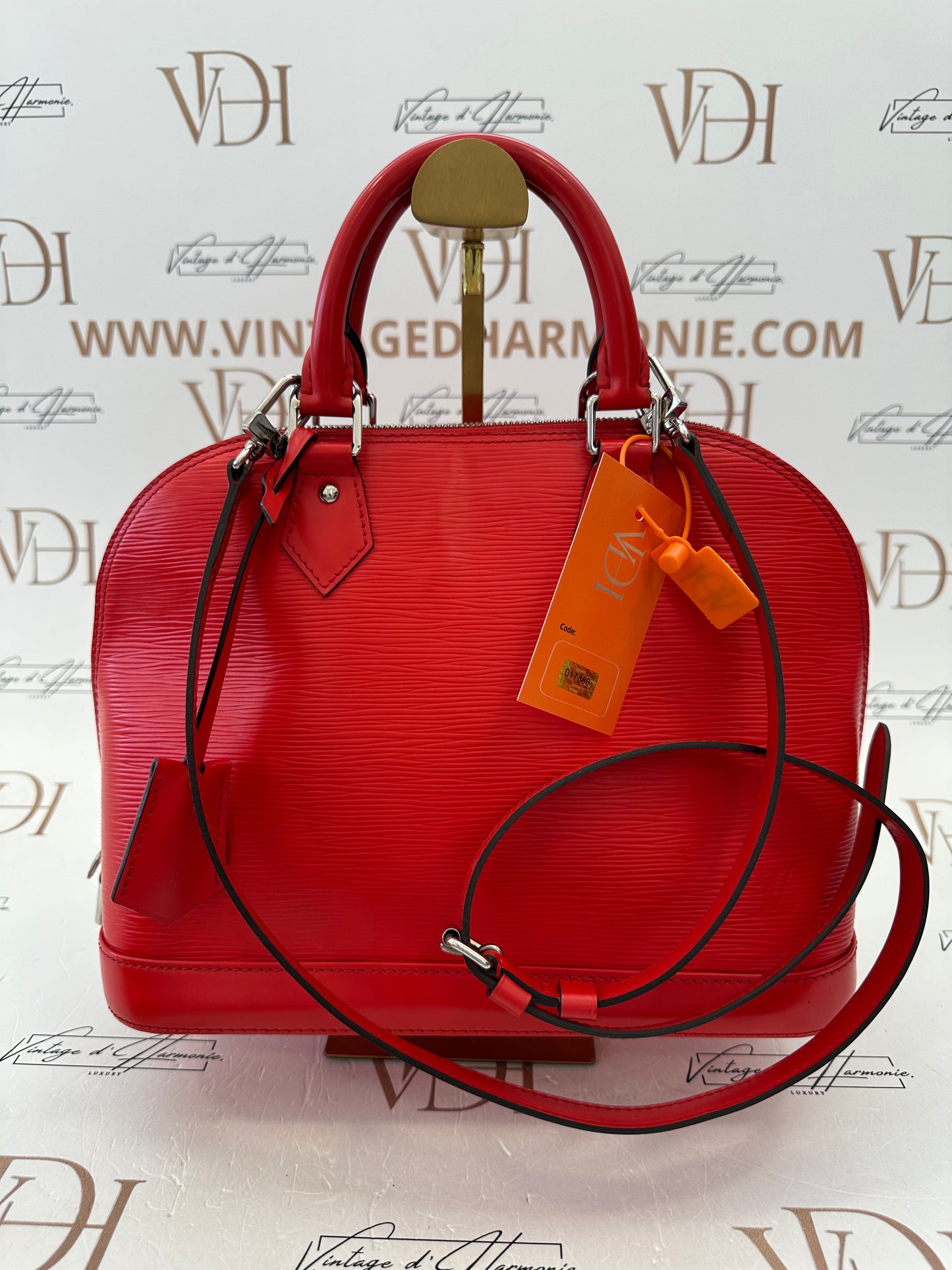 017886 - Louis Vuitton Alma Red Epi