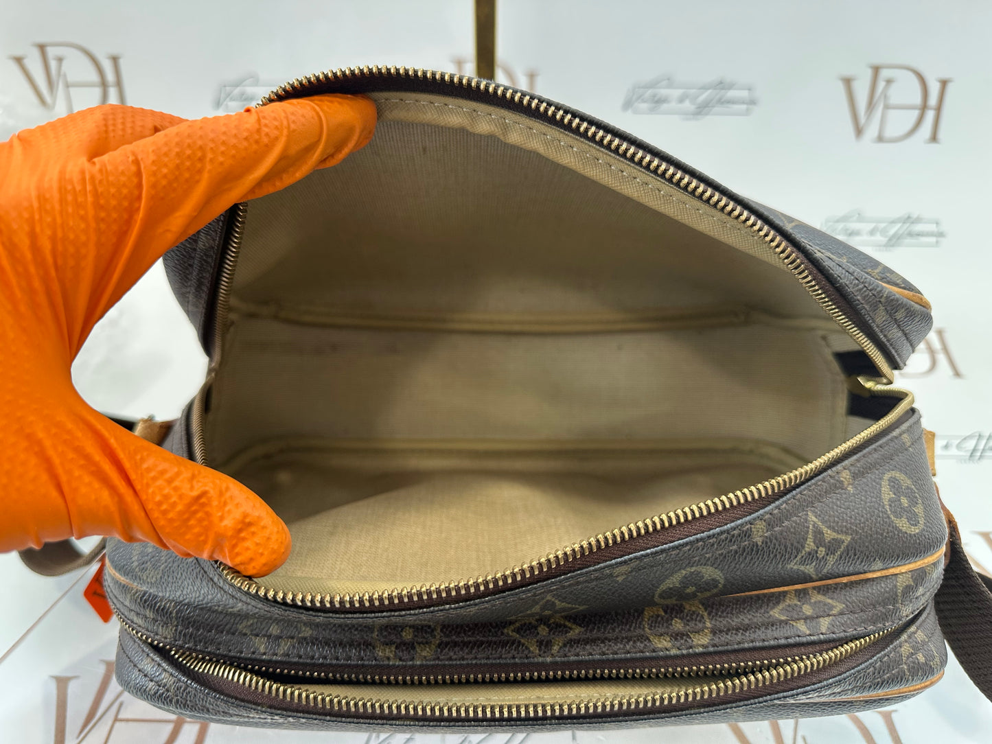 018123 - Louis Vuitton Reporter PM