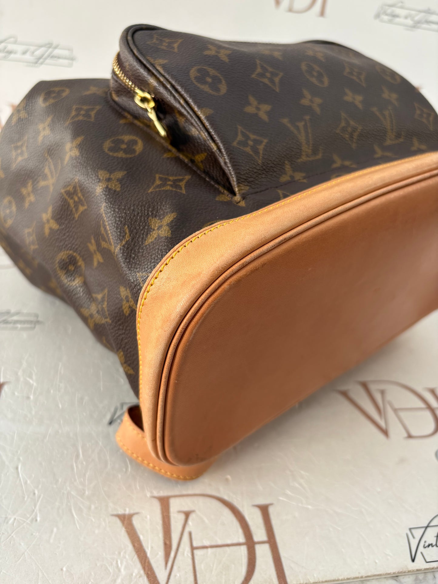 018842 - Louis Vuitton Montsouris GM
