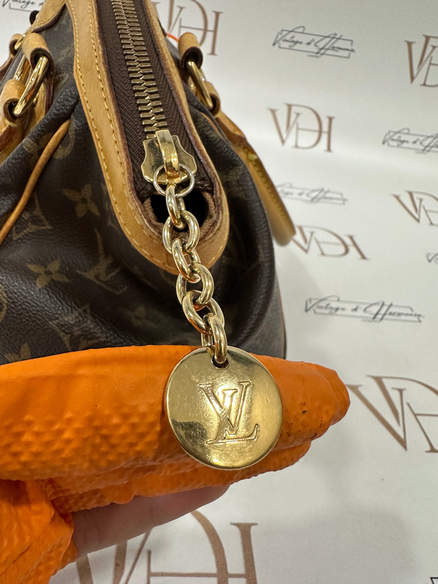 017980 - Louis Vuitton Tivoli PM