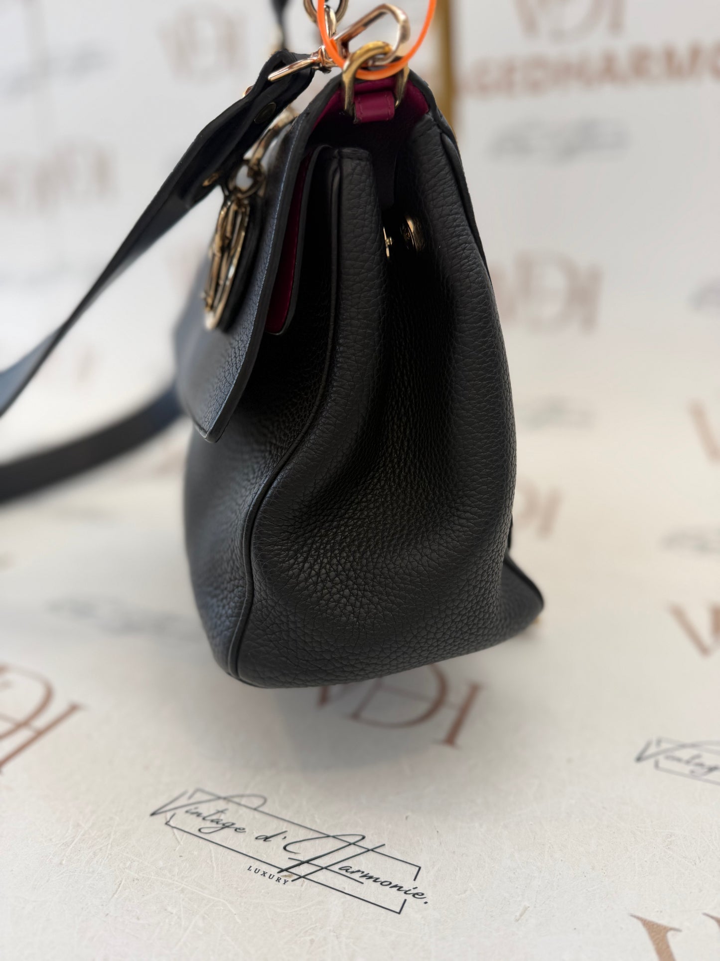 383675-Dior Be