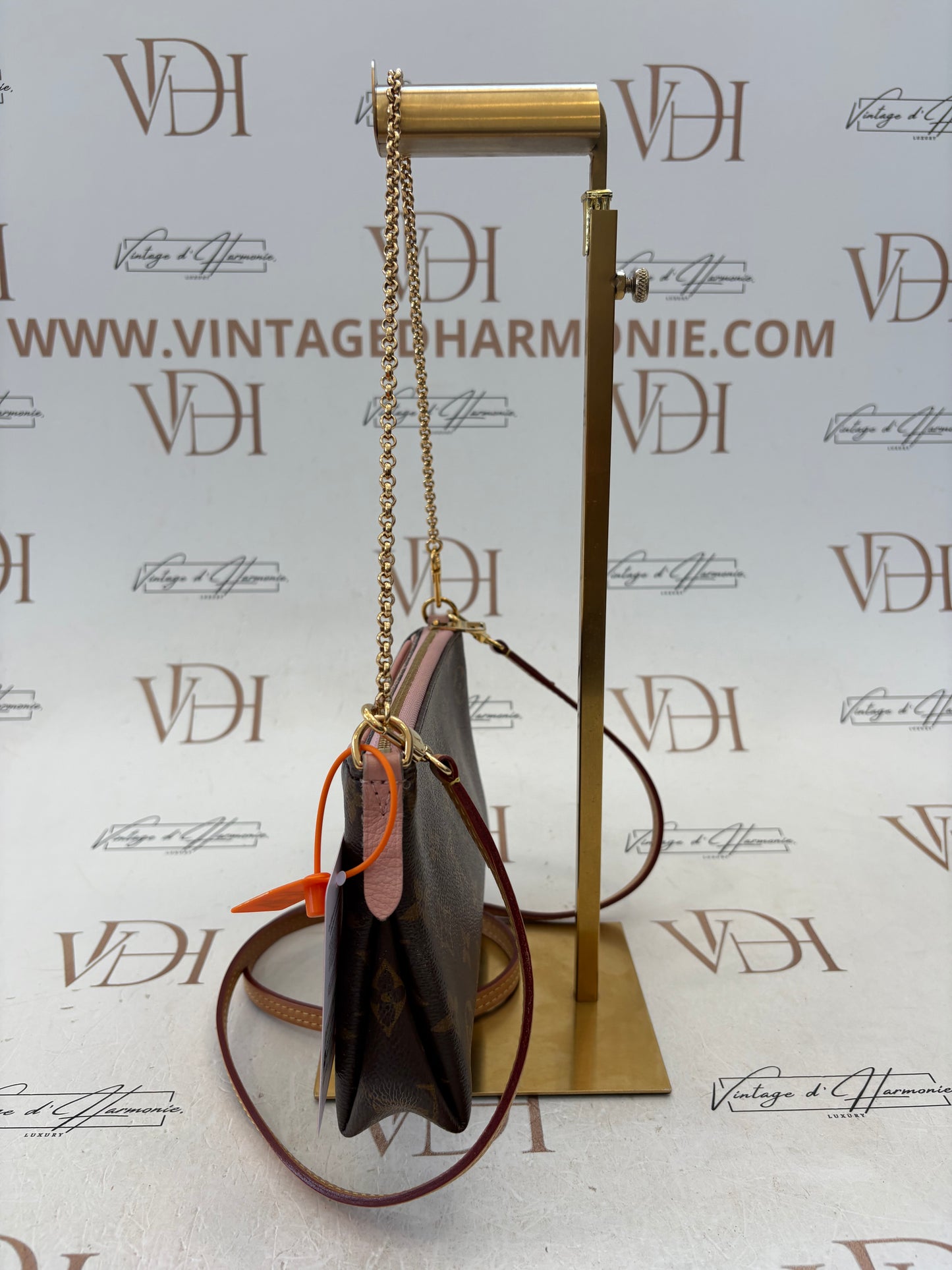 017249 - Louis Vuitton Pallas Pouch